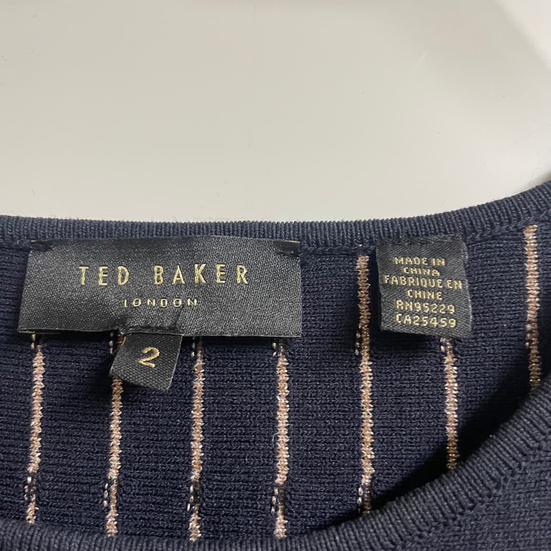 TED BAKER(테드베이커) 네이비골드 슬리브리스 원피스 상품이미지3