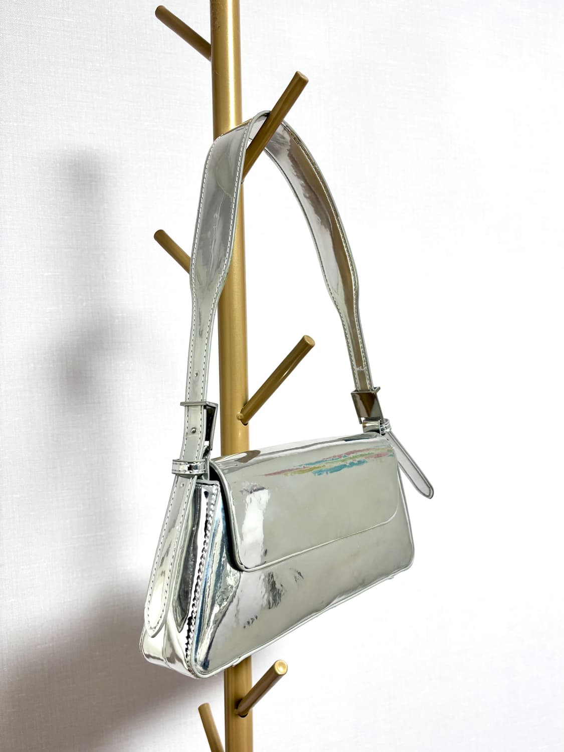 자라 ZARA 실버 메탈릭 숄더백 상품이미지1