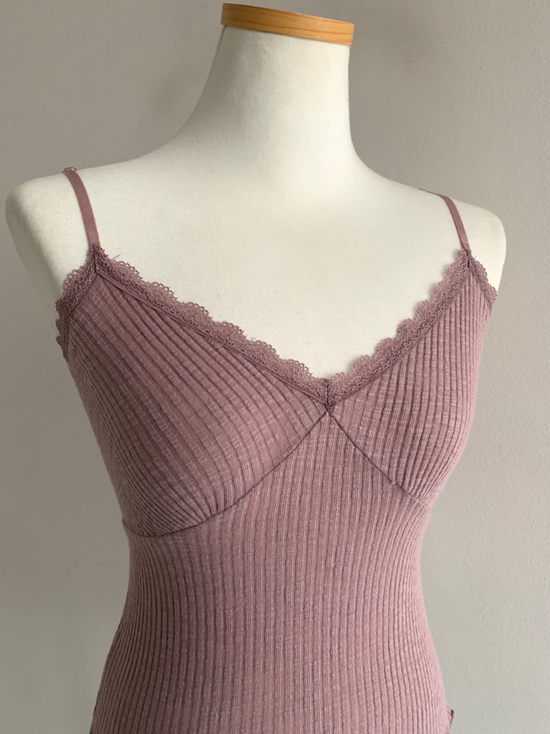 Lace V Neck Sleeveless Top 상품이미지3