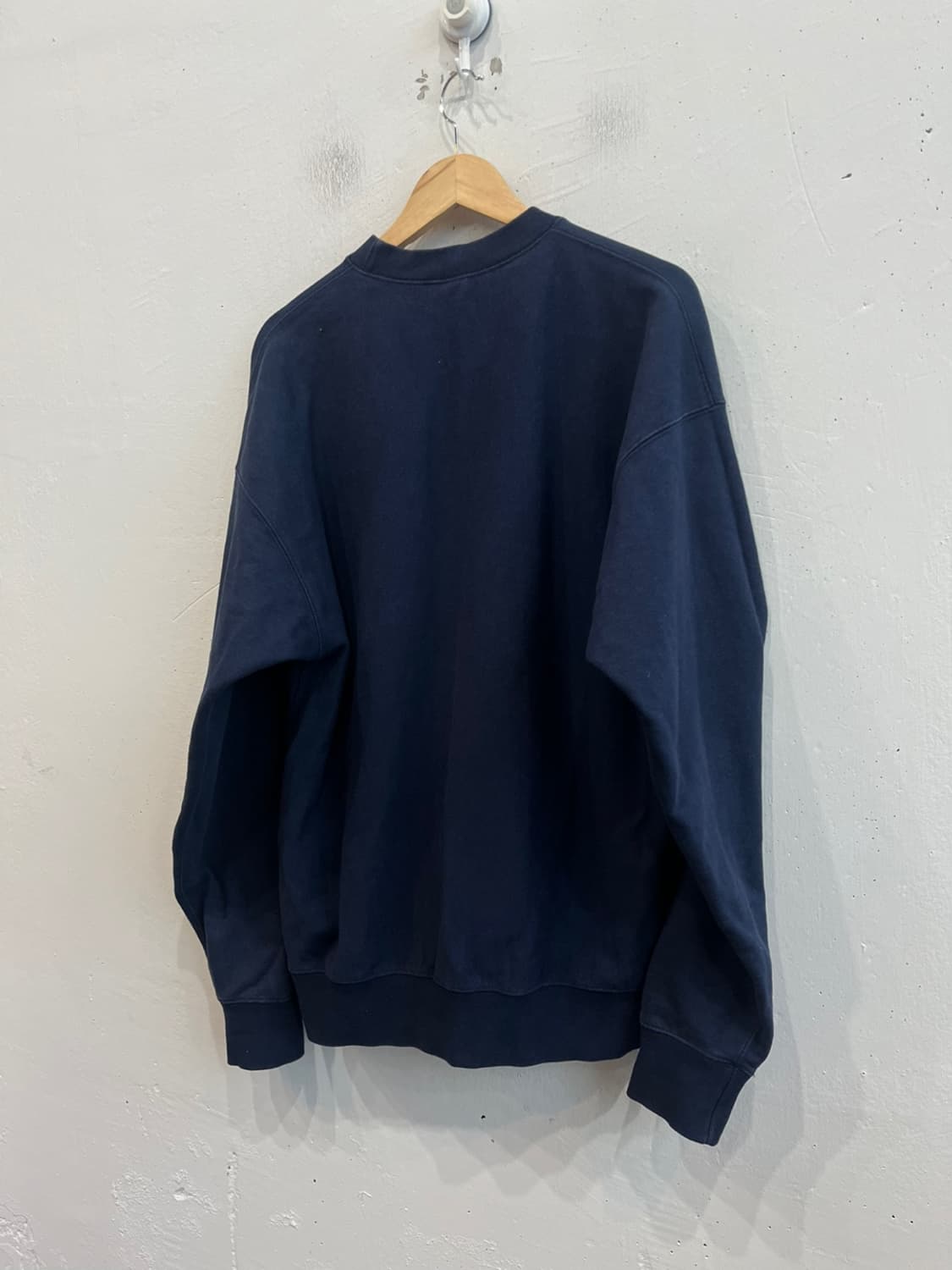 아웃스탠딩 NAVY 맨투맨  상품이미지5