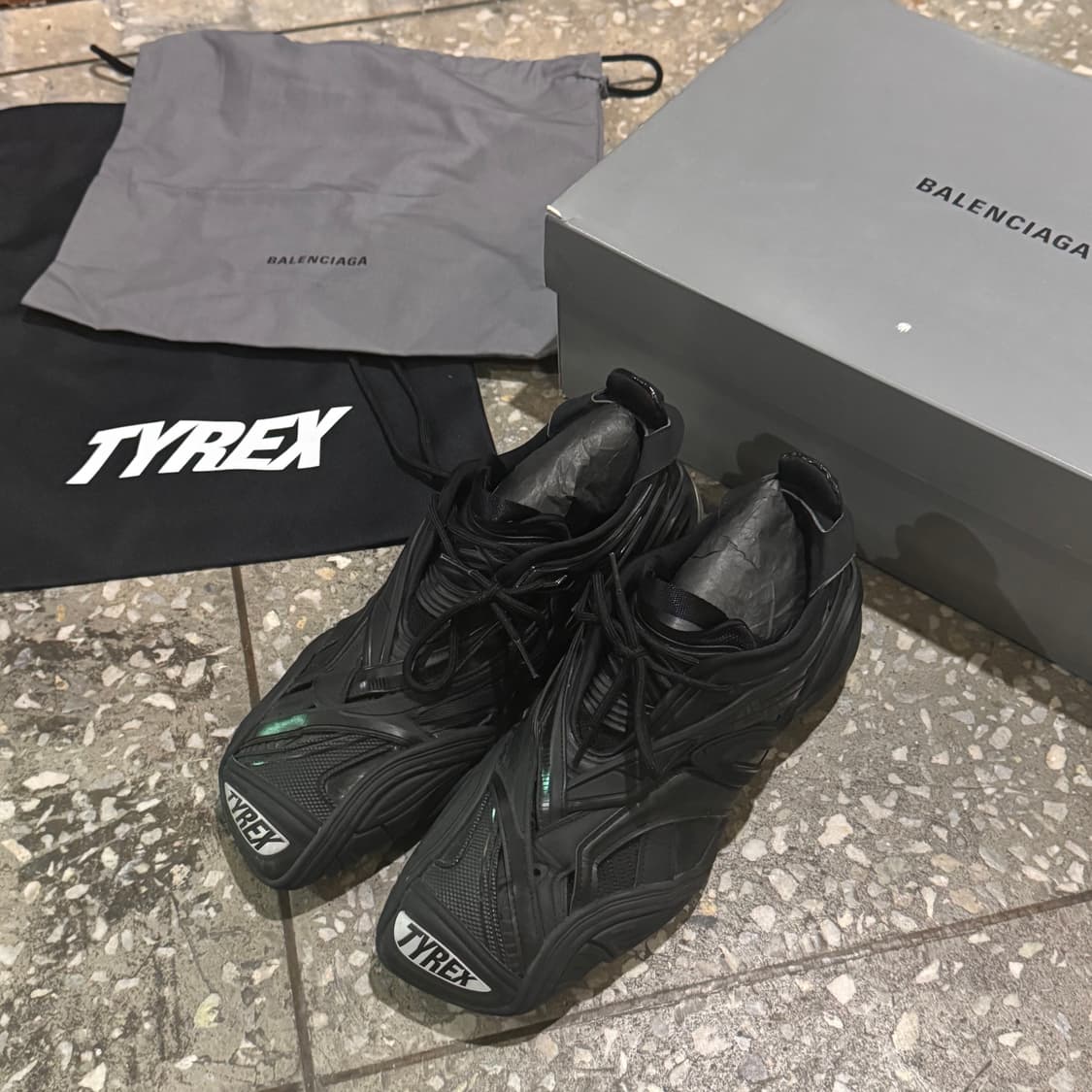 발렌시아가 타이렉스 43 상품이미지1