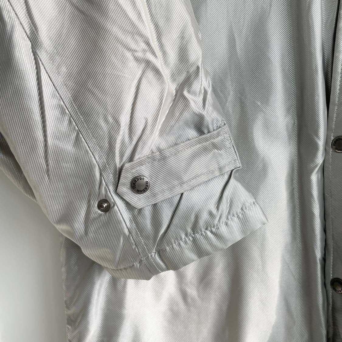 C2 리복 빅로고 유광 실버 롱 돕바 롱자켓 L사이즈 상품이미지5