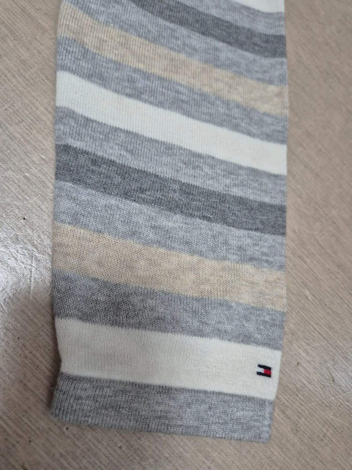 타미힐피거 스트라이프 브이넥 니트 상품이미지4