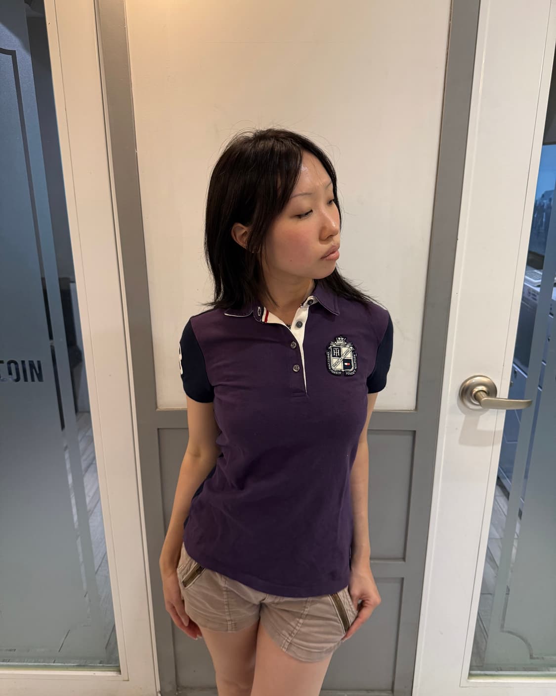 타미힐피거 퍼플 크레스트 패치 칼라티 상품이미지2