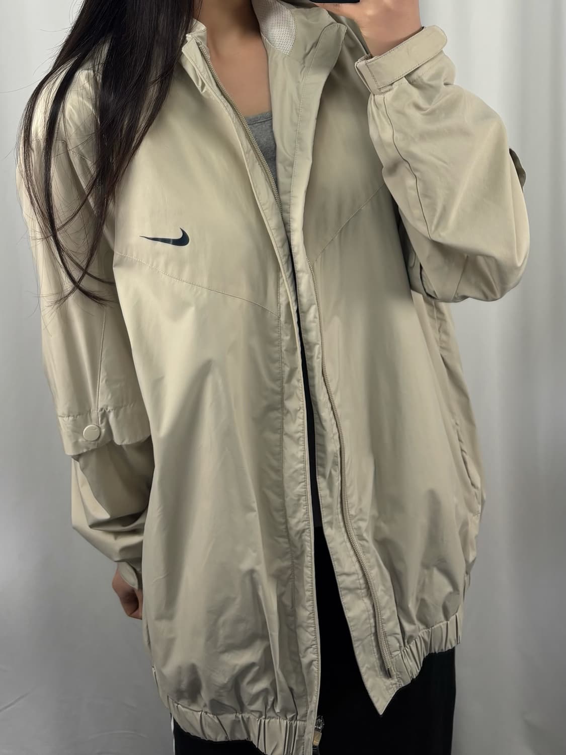 나이키 베이지 바람막이 자켓 상품이미지1