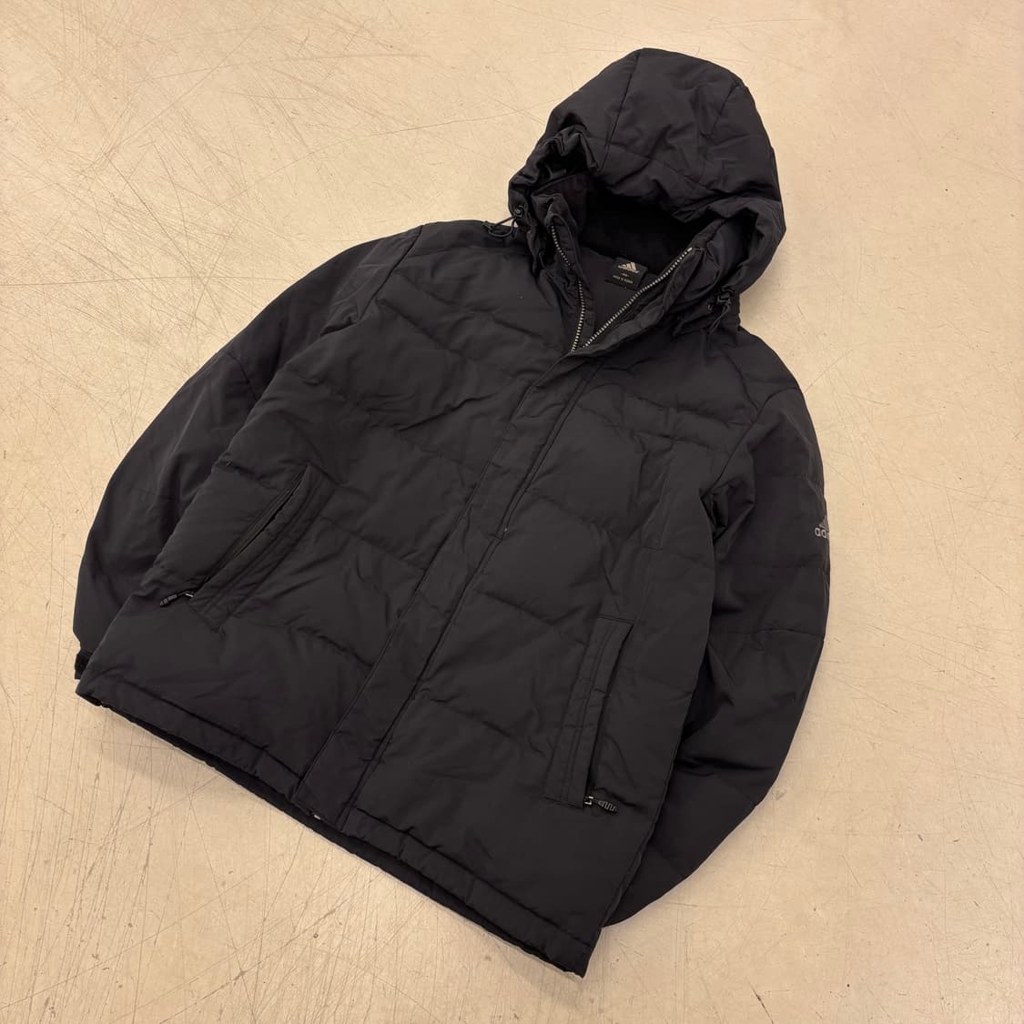 아디다스 암로고 덕다운 패딩 상품이미지1