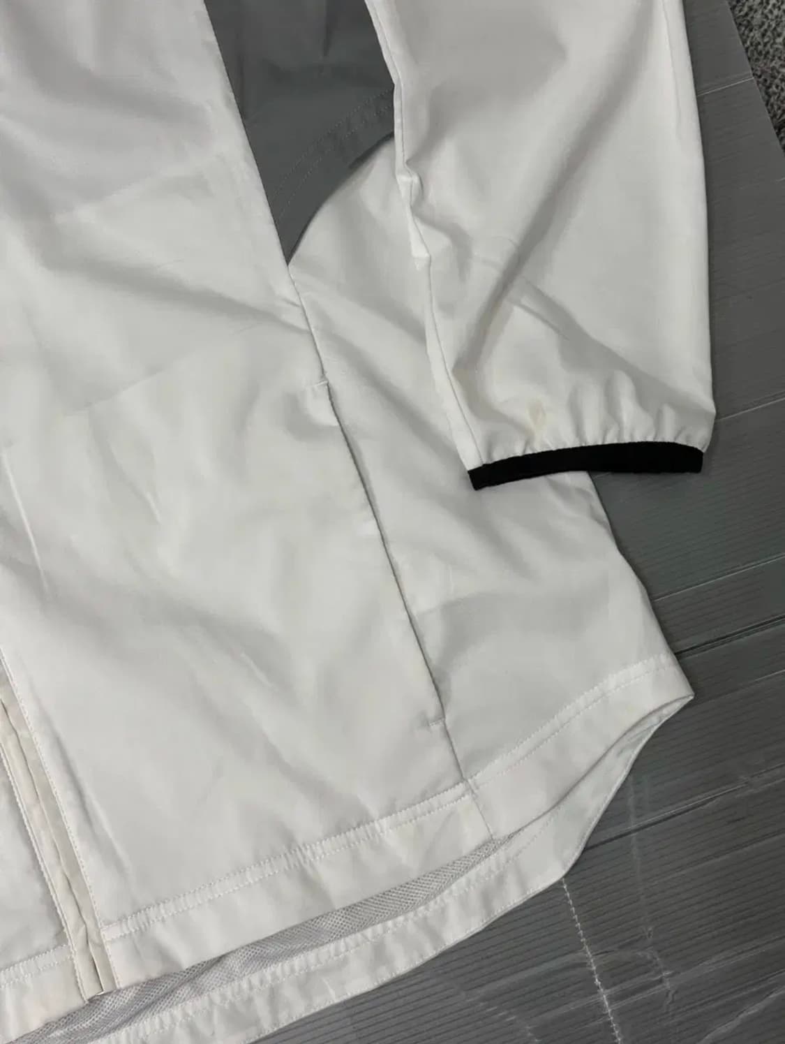 아디다스 바람막이 자켓 화이트 그레이 L 상품이미지3