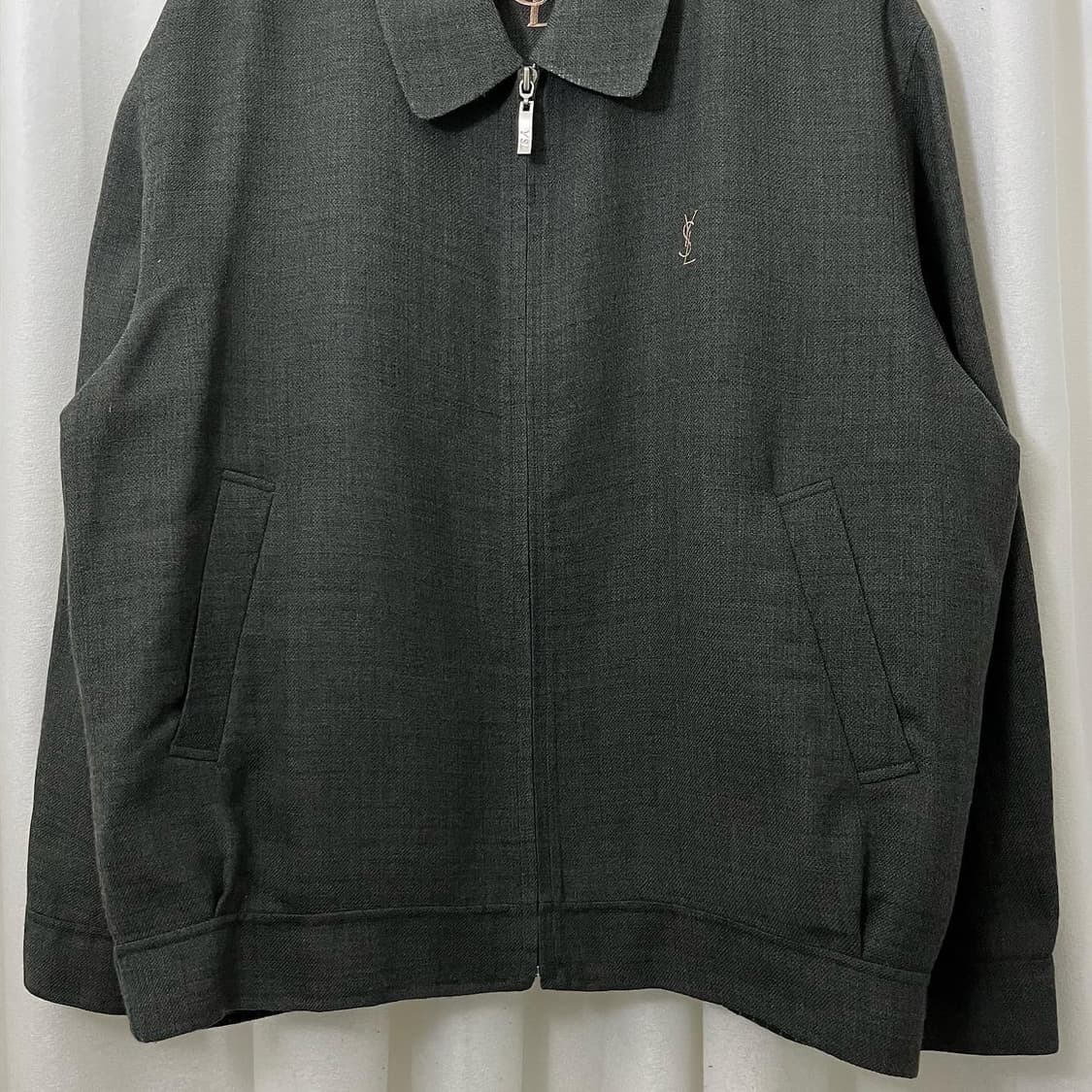 입생로랑 챠콜 스몰로고 카라 집업 자켓 상품이미지4