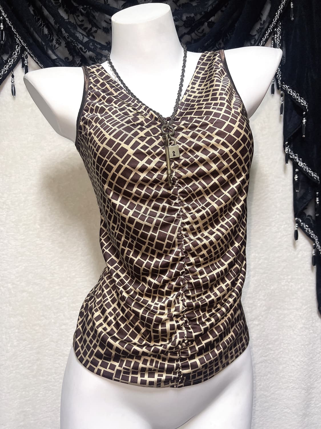 오리엔탈 오네갸루 브라운 패턴 슬리브리스 나시 다이아깔 섹시 핀터 y2k 상품이미지2