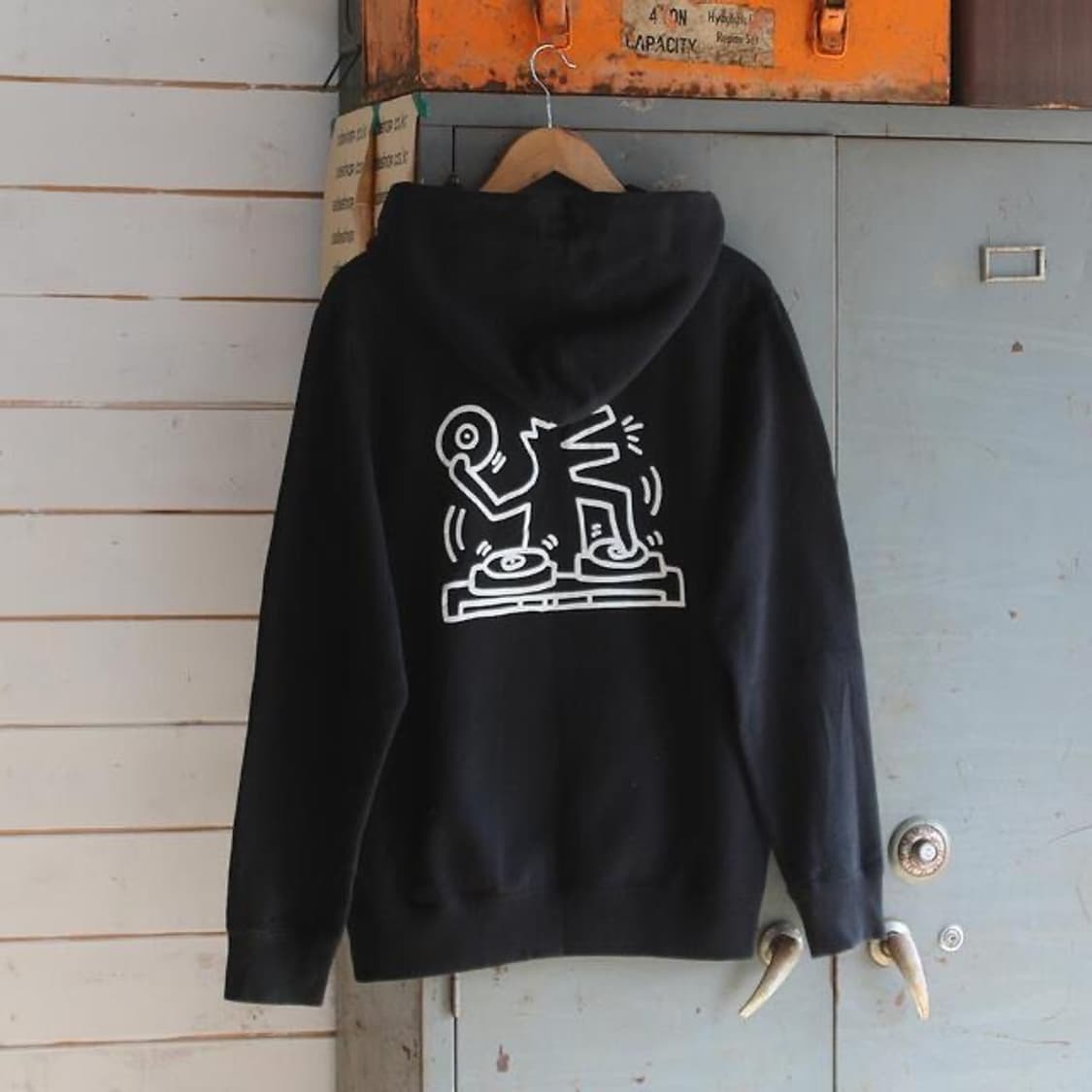 (착용컷) XLARGE 프린팅 후드 티셔츠 (100) 상품이미지4
