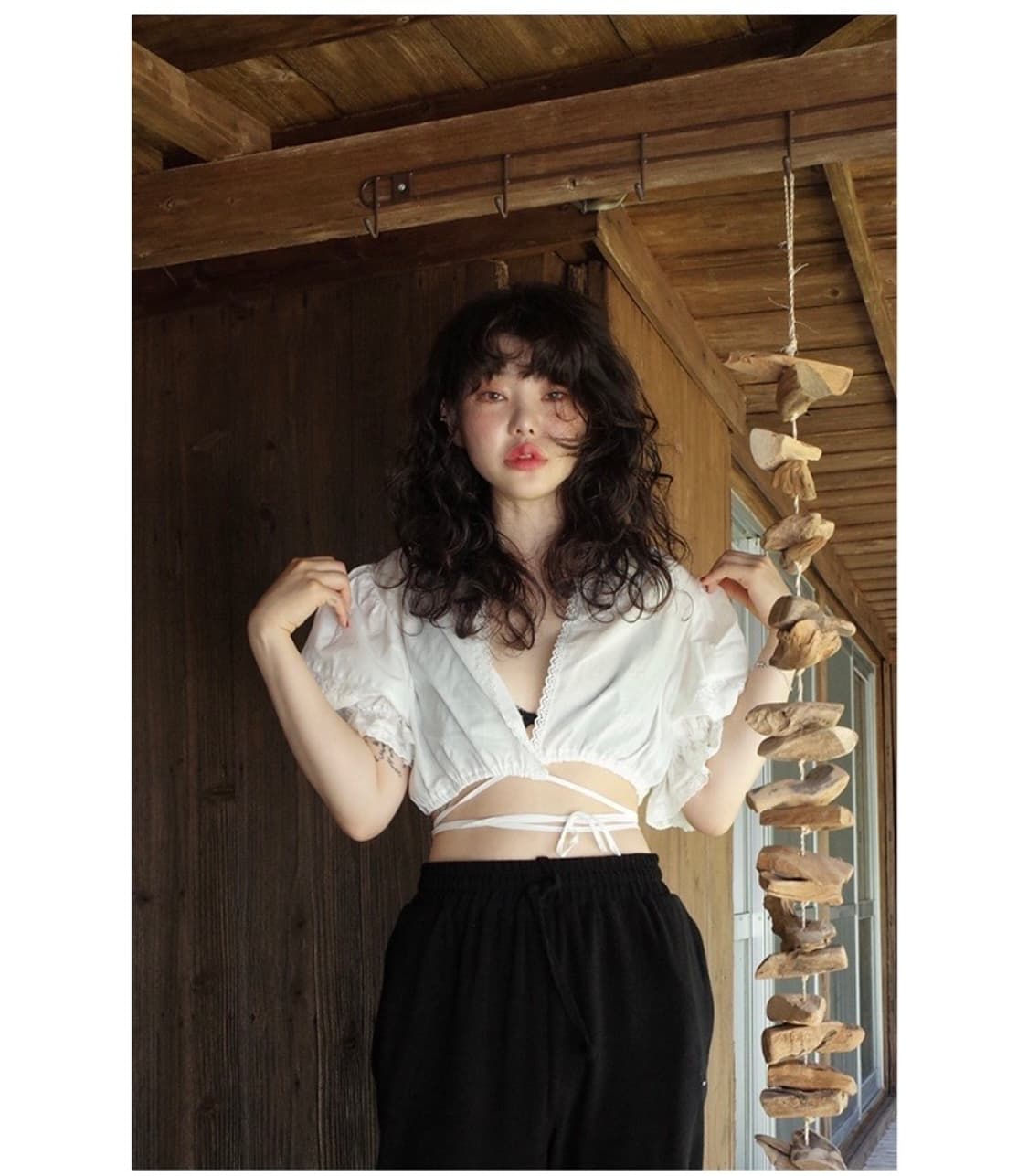 freckle sora blouse 프레클 랩 레이스 퍼프 크롭 제니 상품이미지2