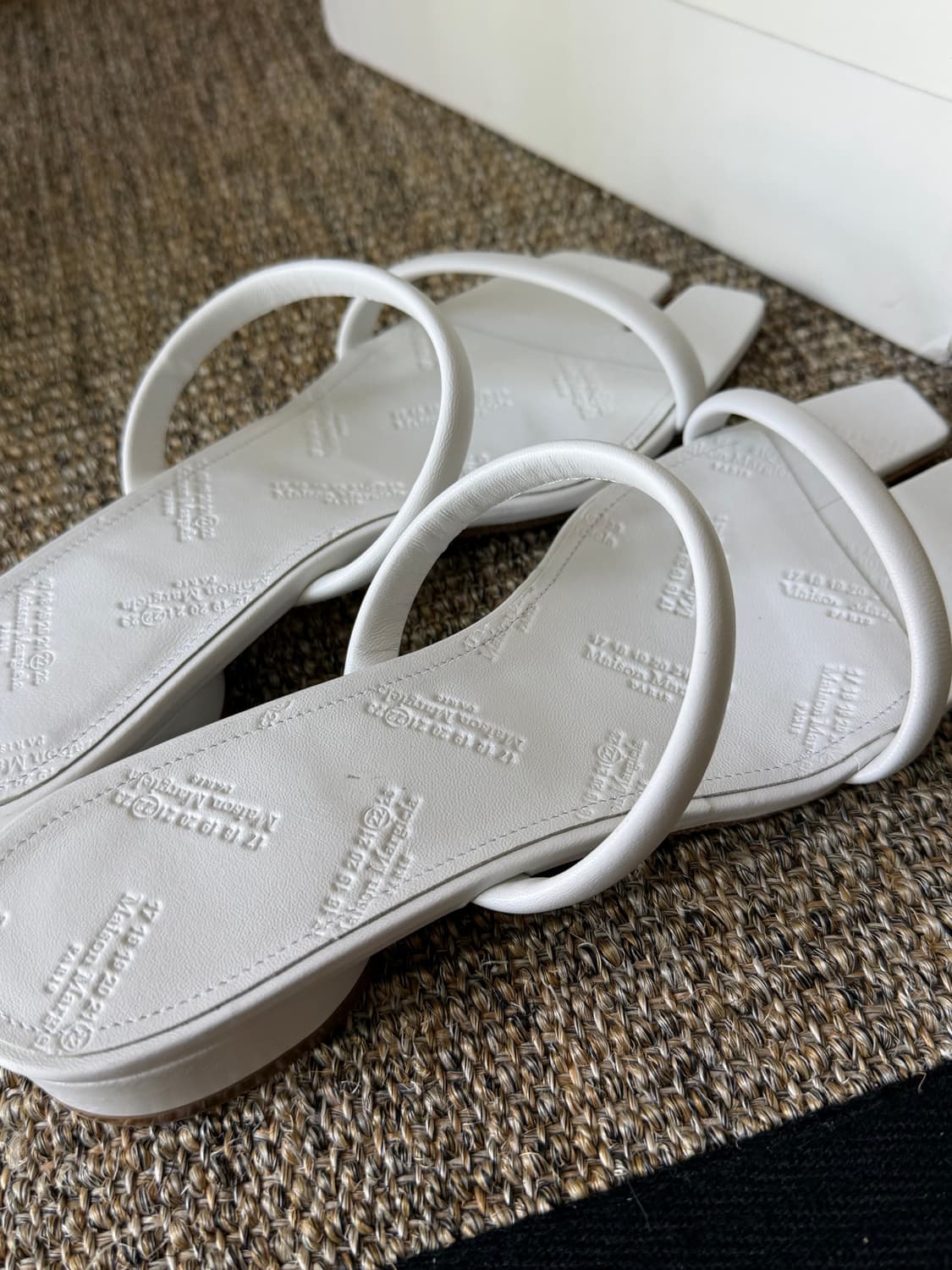 메종마르지엘라 2020 s/s 타비 화이트 샌들 상품이미지2