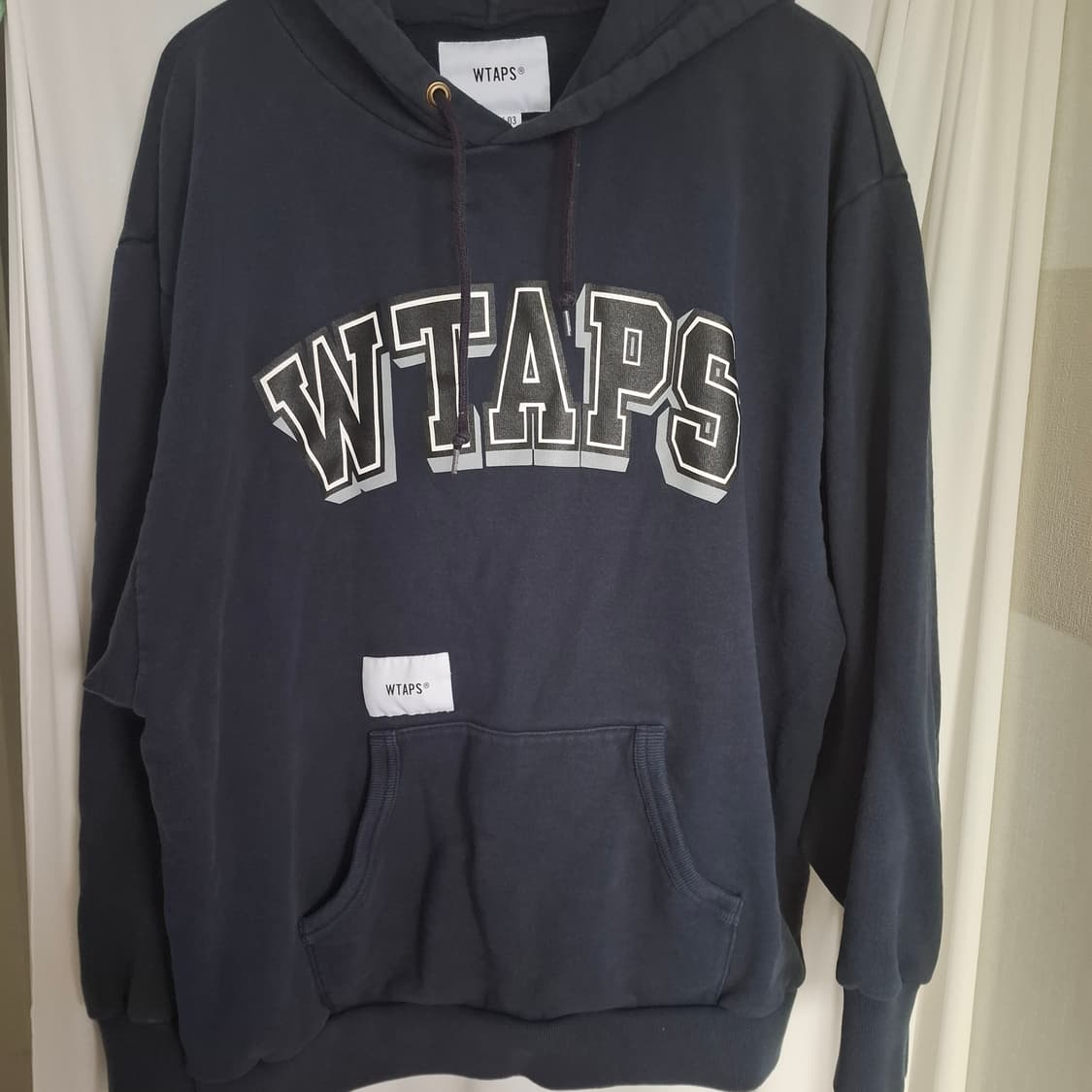 더블탭스 로고 후드티  상품이미지1