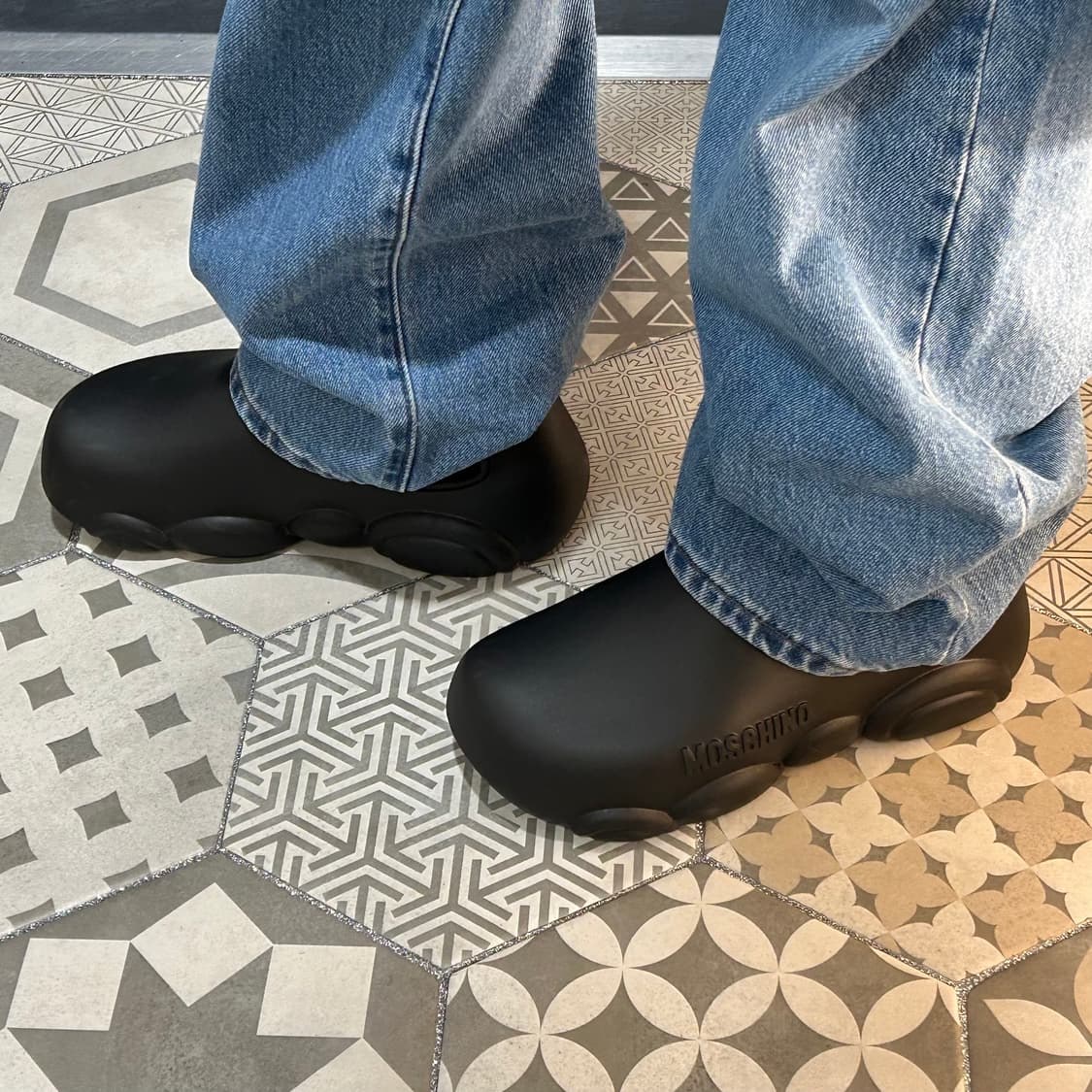 모스키노 곰돌이 gummy 앵클 부츠 36 / 착용샷O 상품이미지5