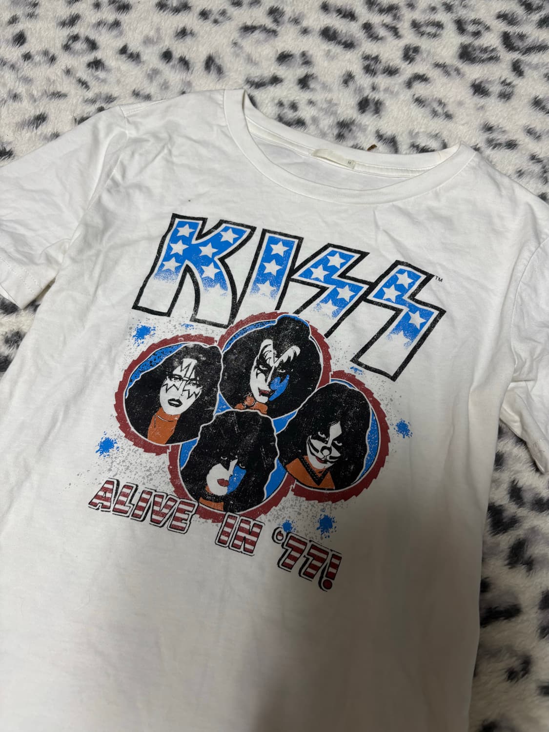 “Unknown” Kiss Print Band Tee 상품이미지2