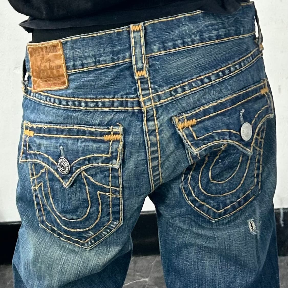 트루릴리전 레이어드 데미지 부츠컷 데님 팬츠 상품이미지2