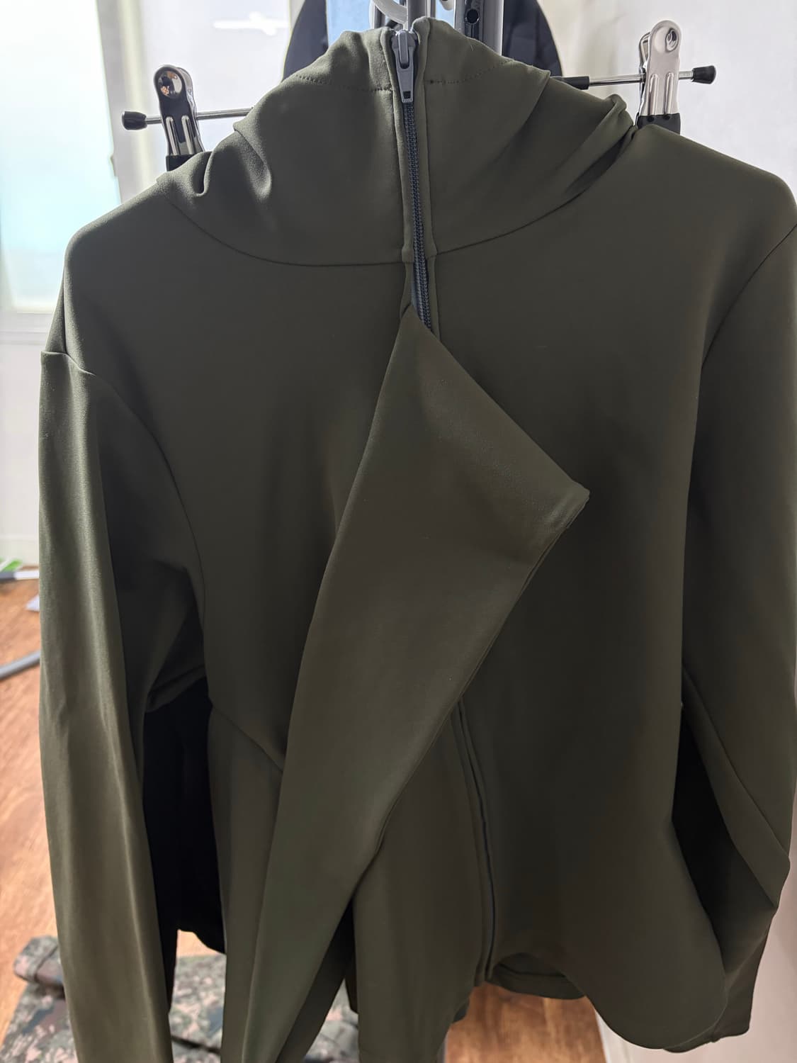 애런 에쉬 타이 후드 상품이미지2