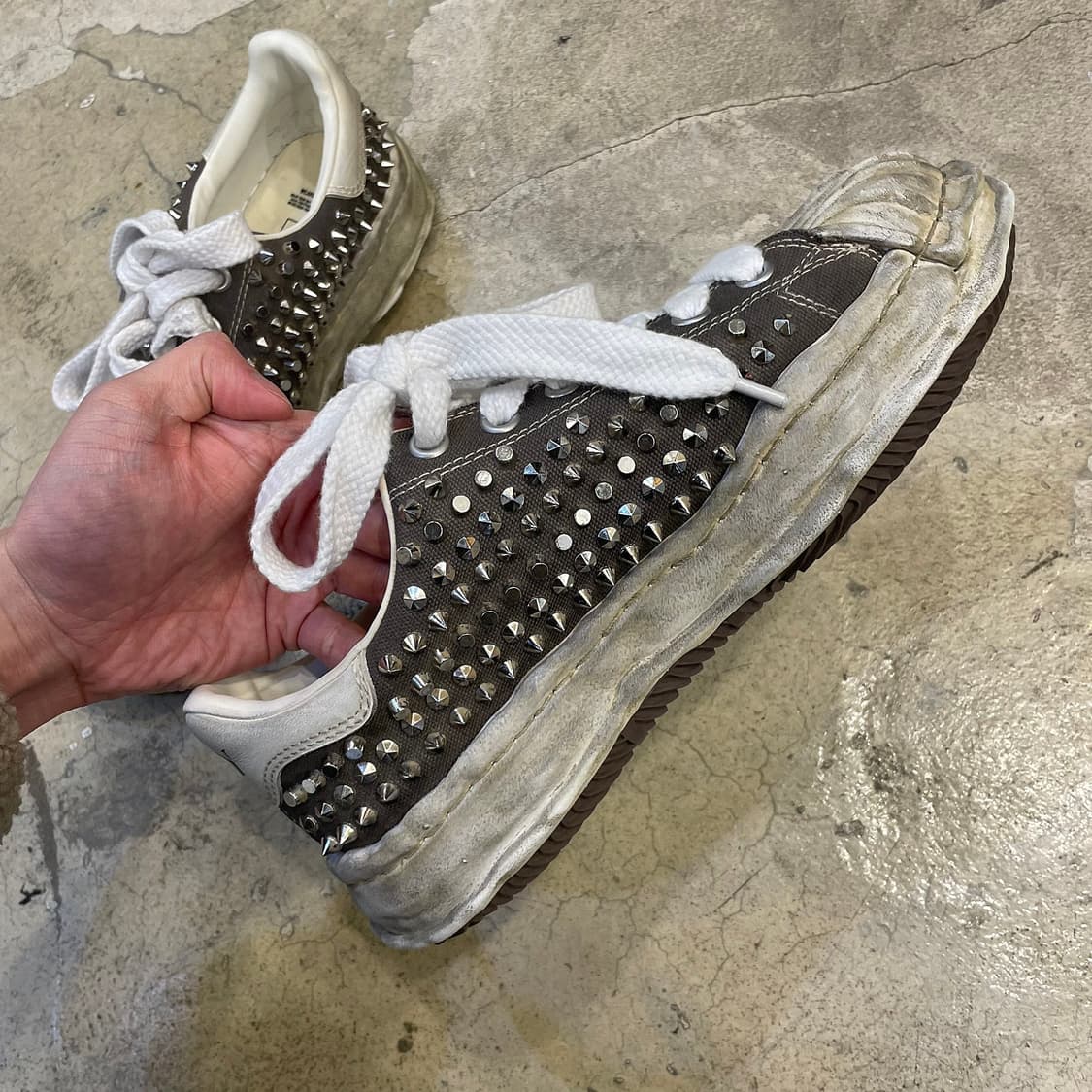 미하라 야스히로 PETERSON23 스터드 스니커즈 상품이미지5