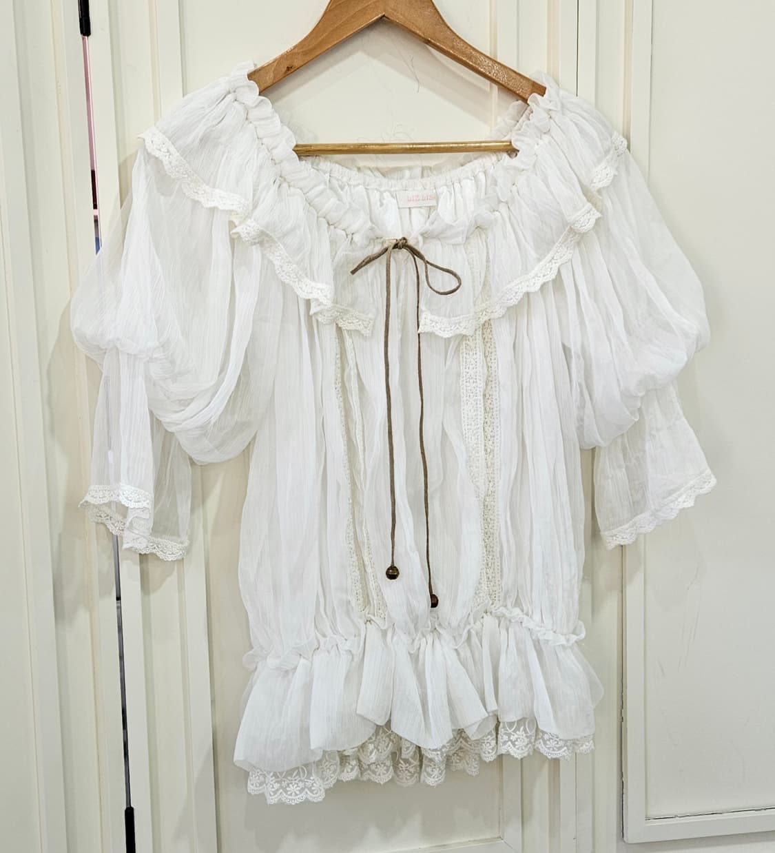 리즈리사(LIZ LISA) 레이스 쉬폰 오프숄더 블라우스 상품이미지2