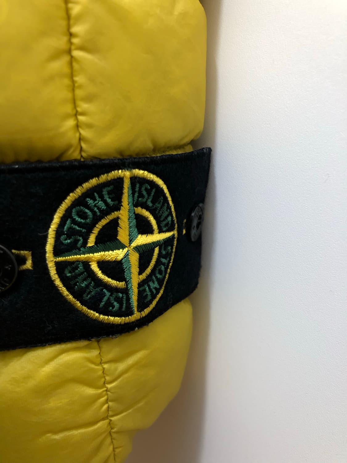 [M] 스톤아일랜드 가먼트다이드 패딩조끼 베스트 옐로우 상품이미지4