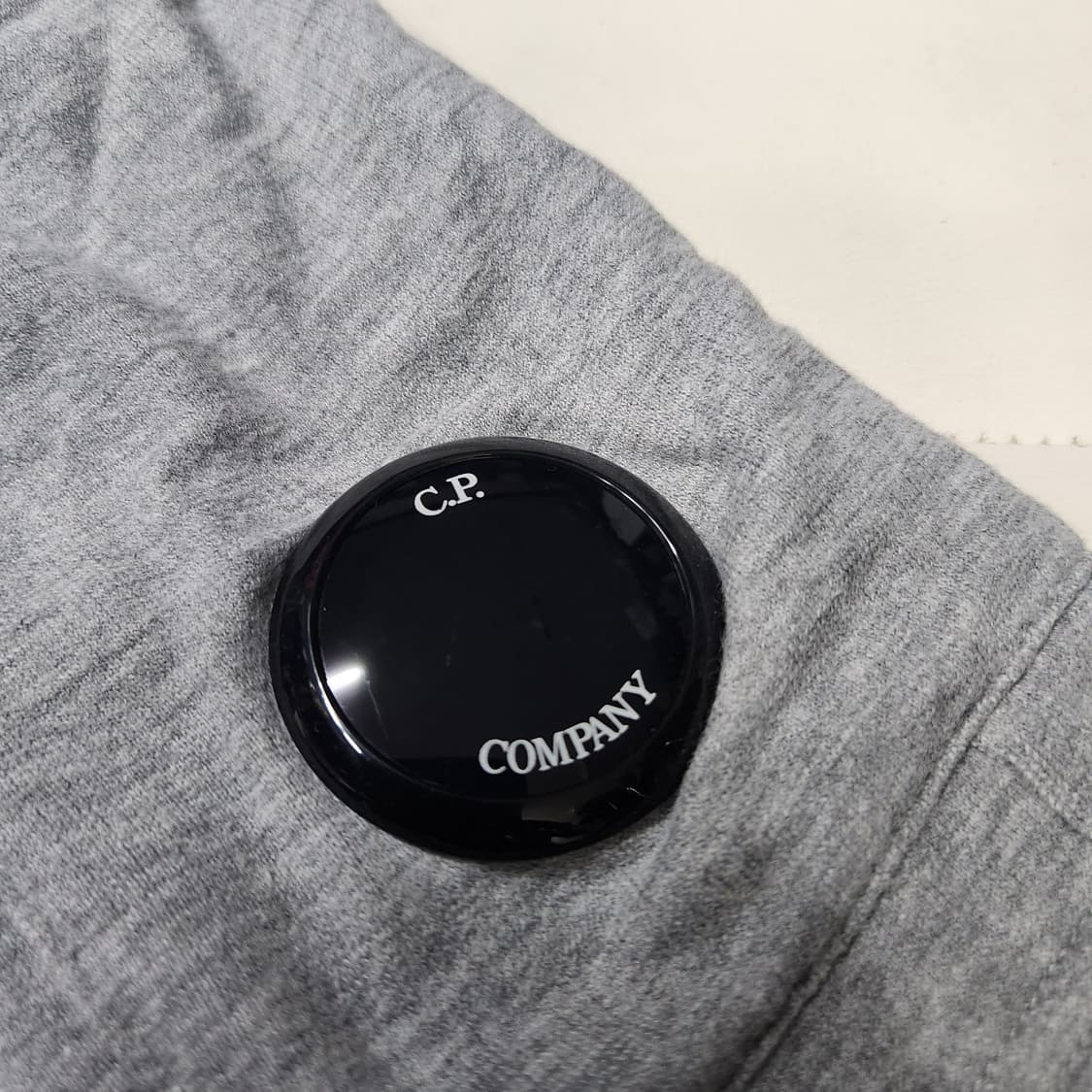 정품 CP 컴퍼니 남성 렌즈 와펜 카고 밴딩 반바지 XL  (33~34) 상품이미지4