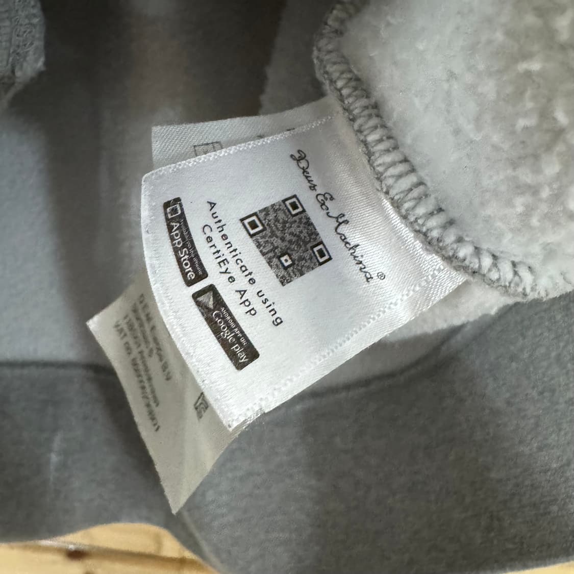 데우스 맨투맨 상품이미지5