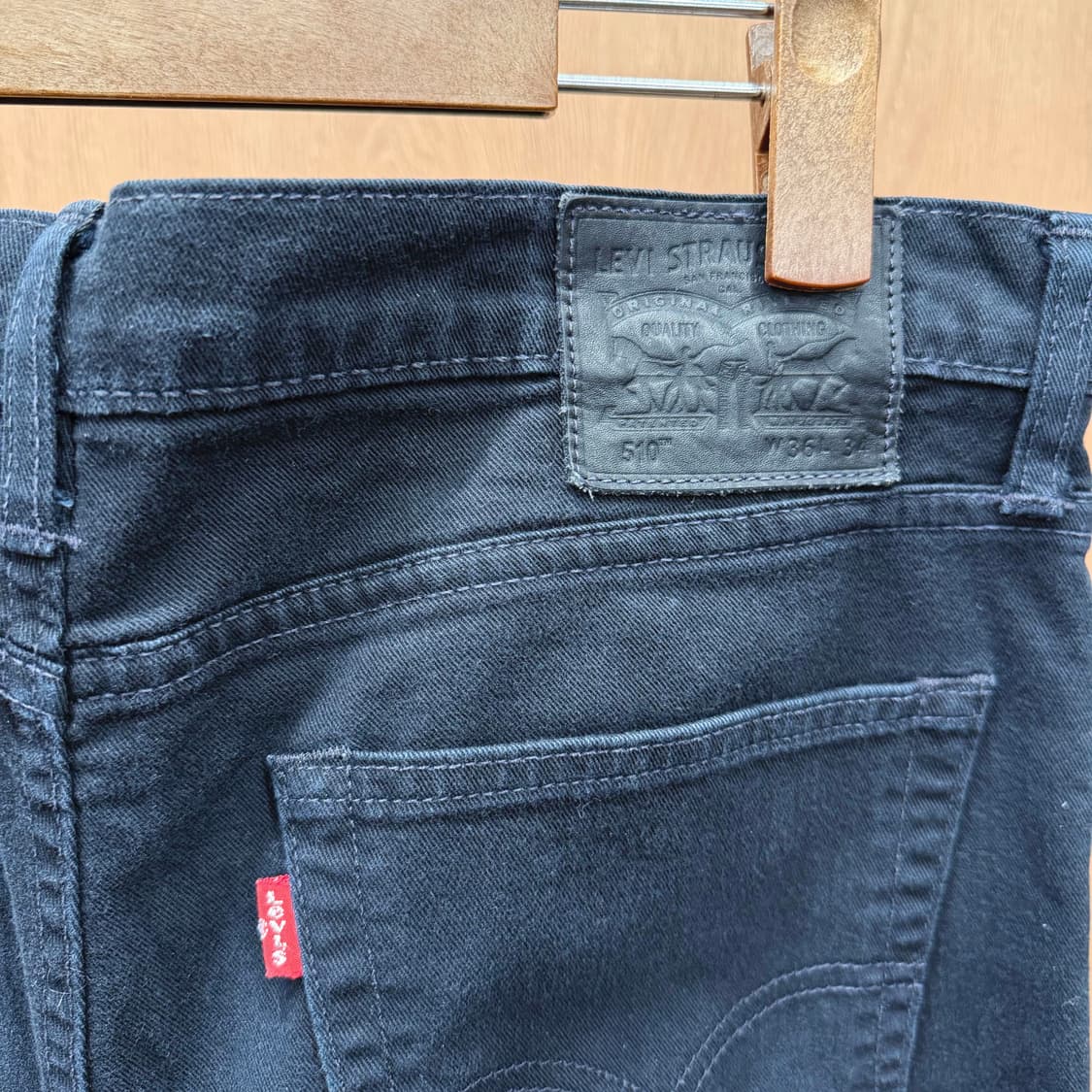 리바이스 510 데님 팬츠 5포켓 레드 로고 탭 디테일 스키니핏 블랙 상품이미지6