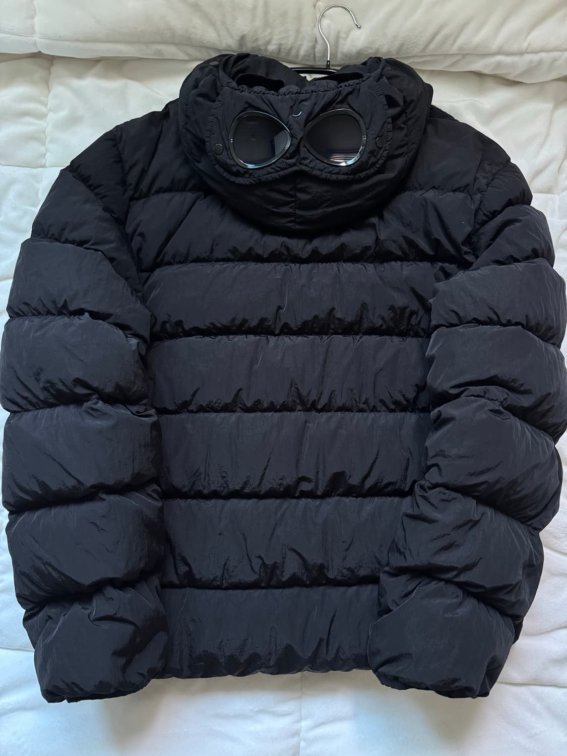 C.P. 컴퍼니 크롬-R 고글 다운 자켓 - 24FW 상품이미지3