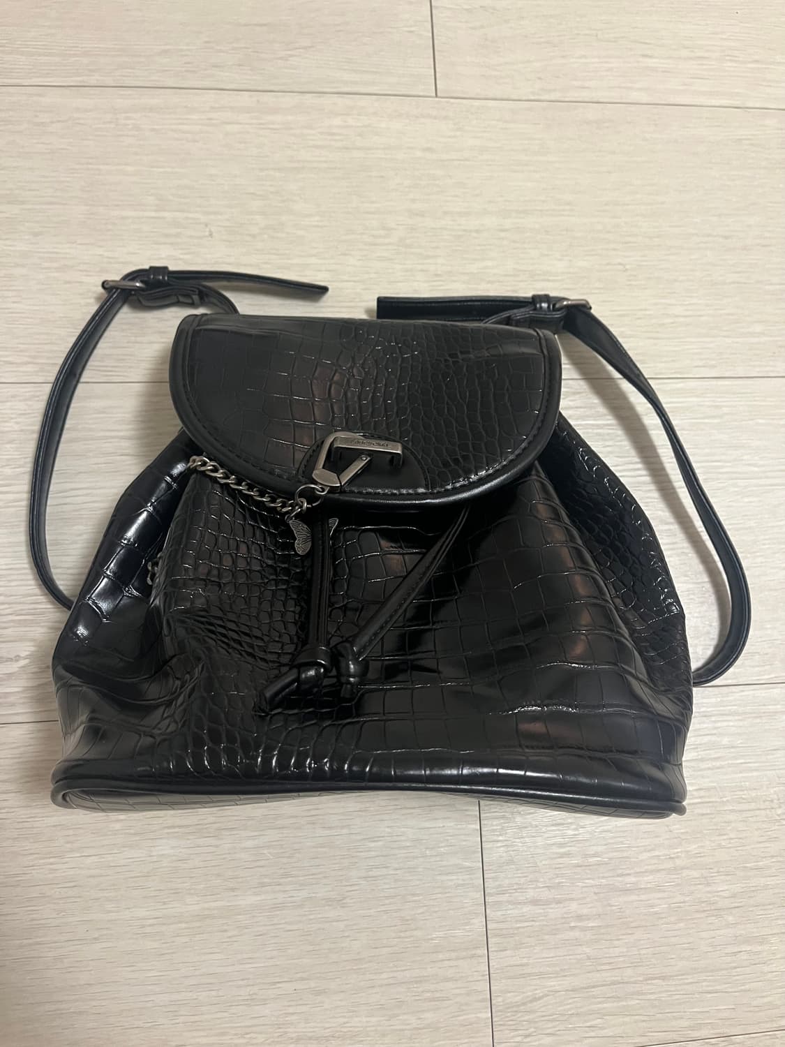 네스티팬시클럽 CHAIN BUCKET BACKPACK 상품이미지2