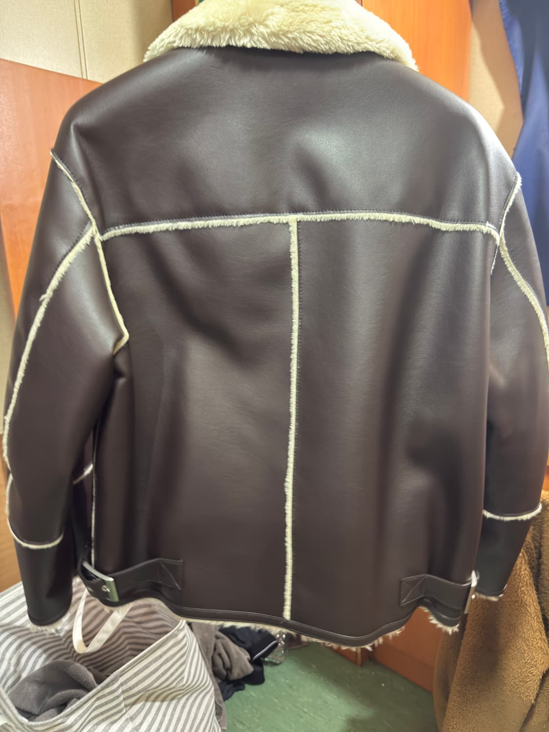 (미사용) 드로우핏 오버사이즈 라인 무스탕 자켓 상품이미지4