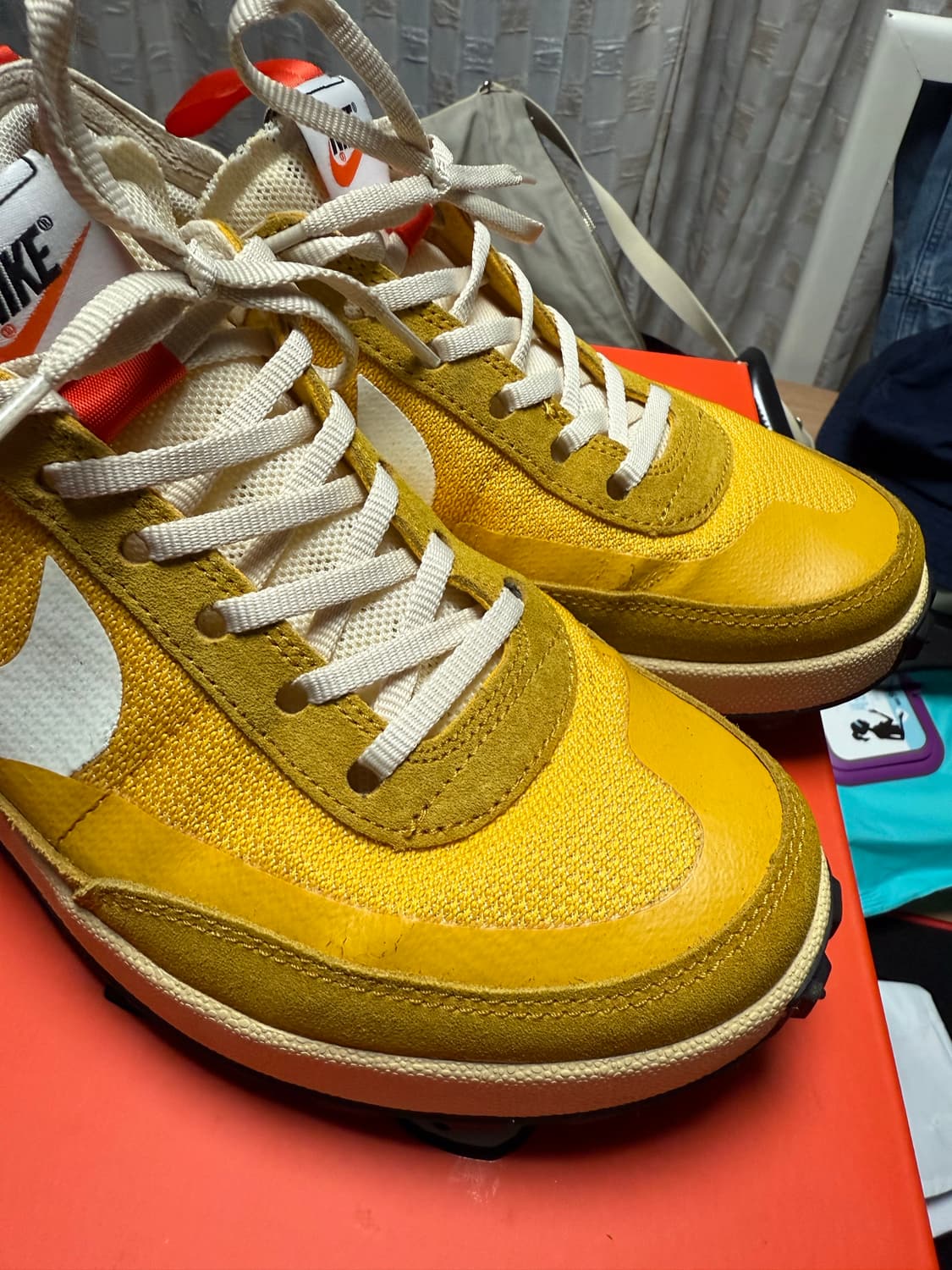 [사용감 적음] 나이키 제너럴 퍼포스 슈 270 옐로우 상품이미지4