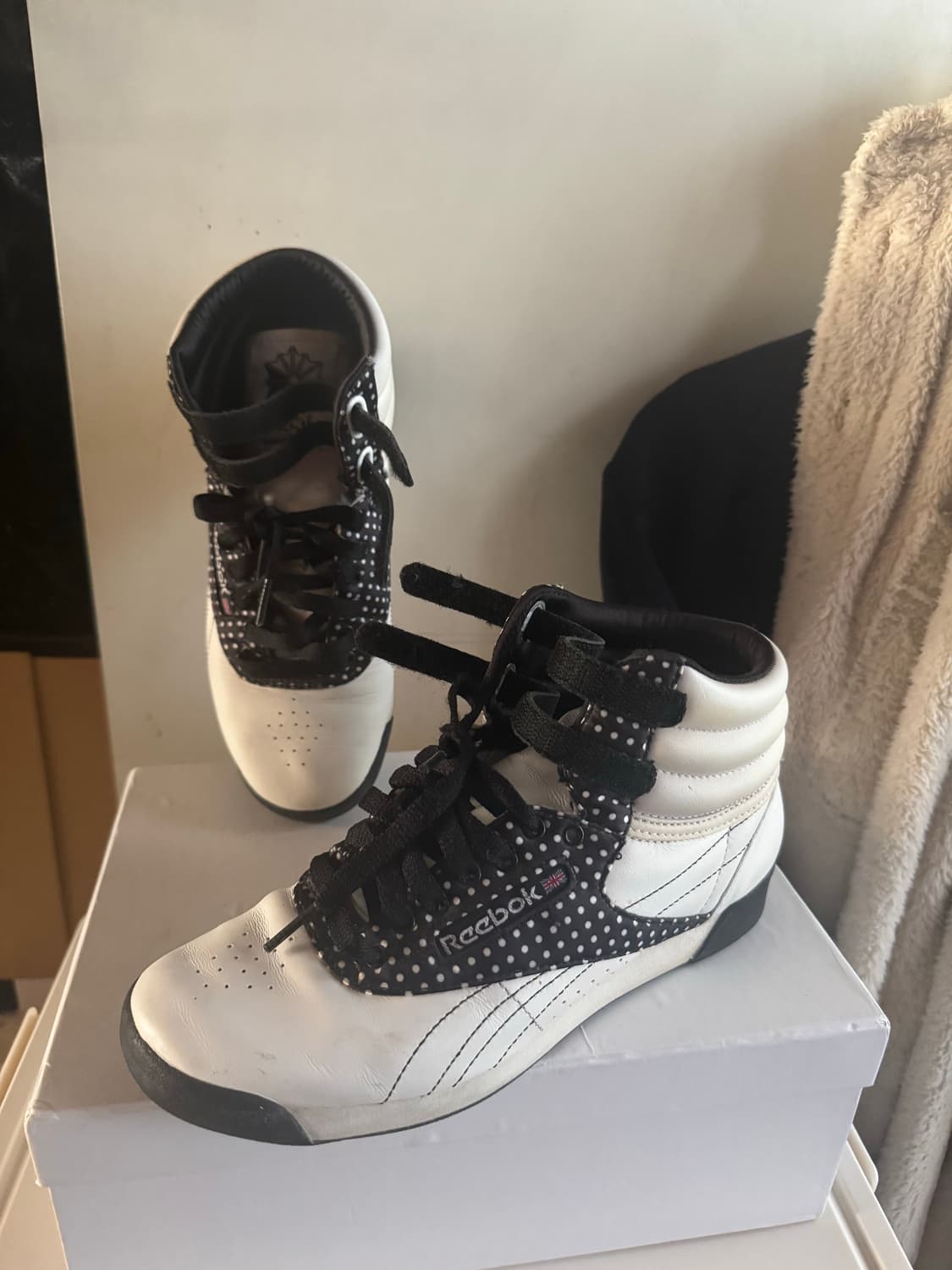 리복 도트 화이트 하이탑 230 상품이미지1