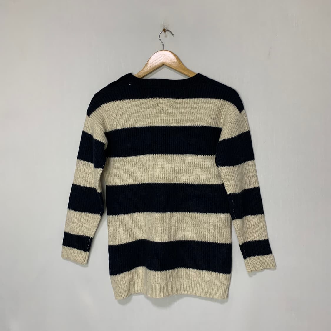 타미힐피거 스트라이프 7부 소매 빈티지 숄더 버튼 니트 M 상품이미지3