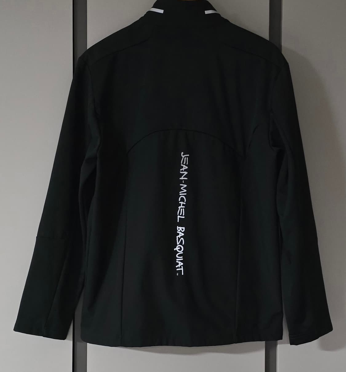 장미쉘바스키아 소프트쉘 자켓.
싸이즈 100~105 상품이미지2