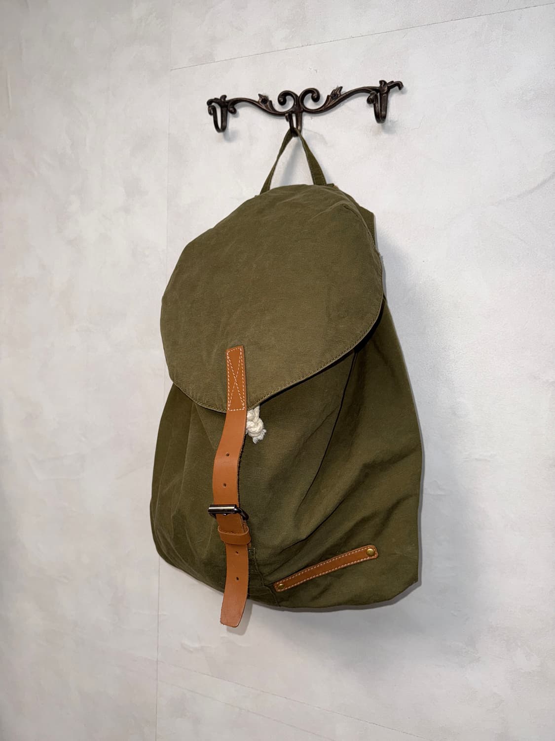 Olive khaki leather detail backpack 상품이미지2