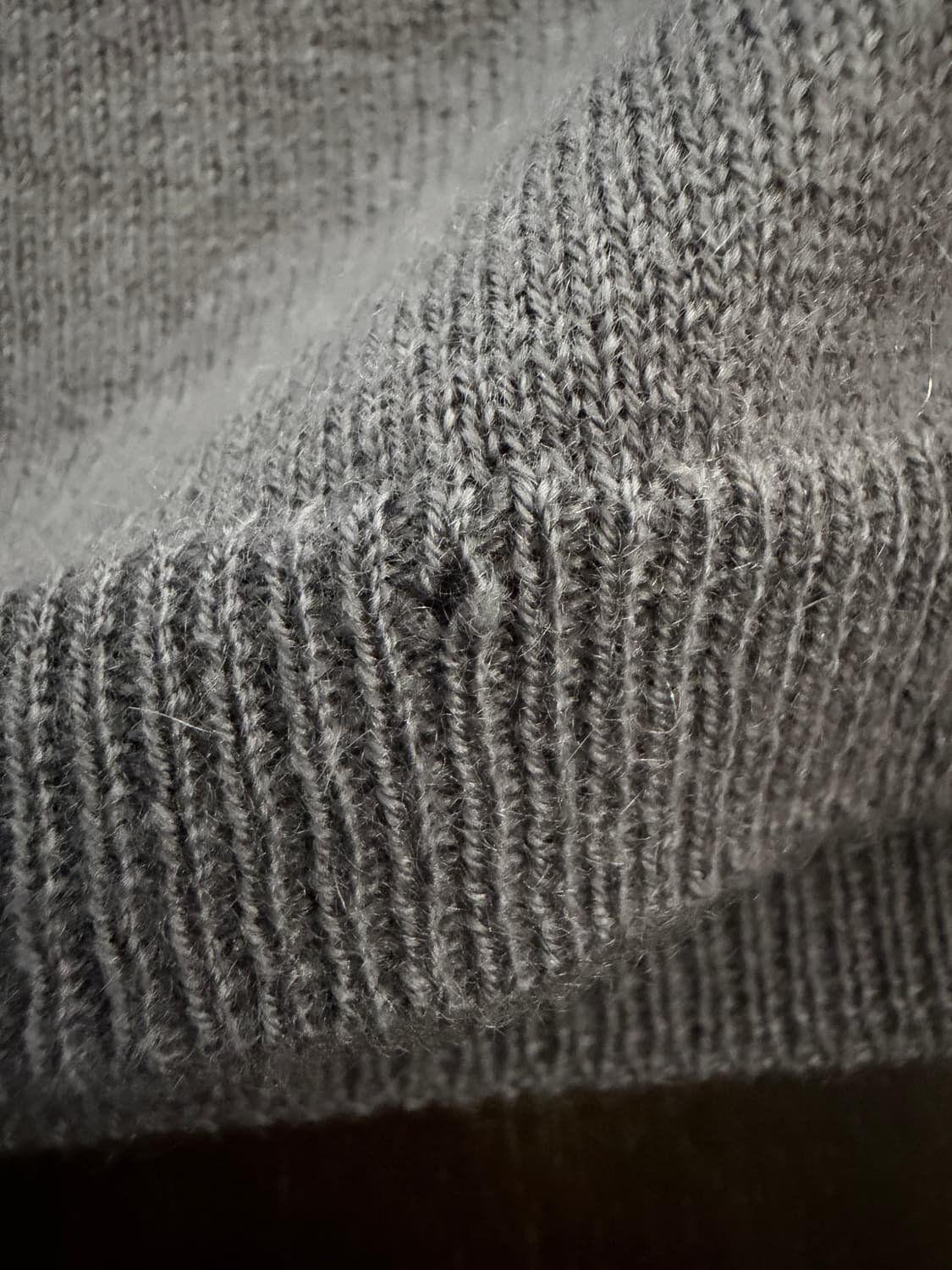 띠어리 연보라 딥브이넥 캐시미어 니트 상품이미지8