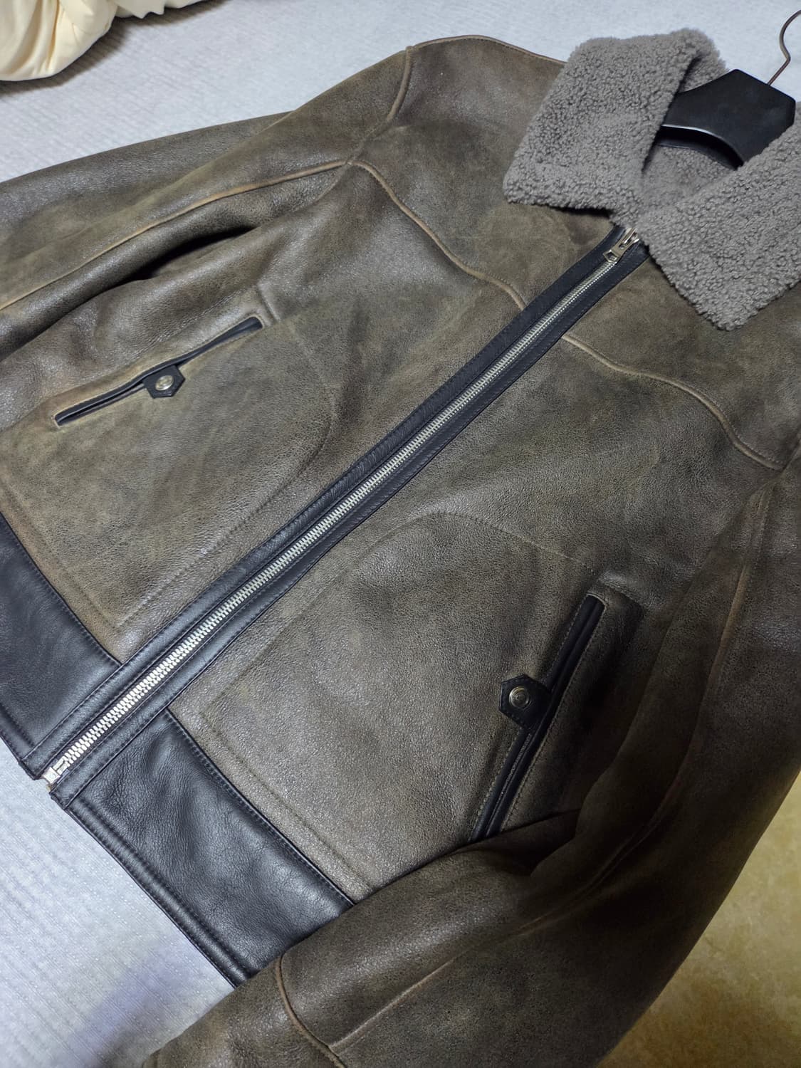 산드로  23fw 무스탕 52사이즈 105  상품이미지3