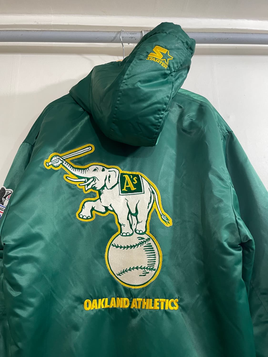 90s 스타터 MLB 오클랜드 애슬레틱스 사틴 코트 자켓 그린 상품이미지4