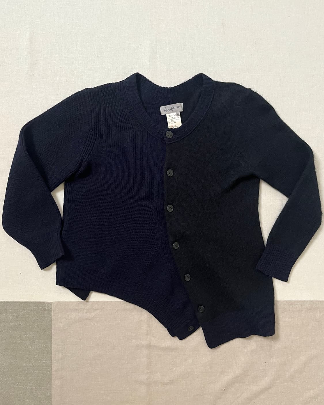 요지야마모토 하프앤하프 가디건 yohji yamamoto 비대칭 가디건 상품이미지3