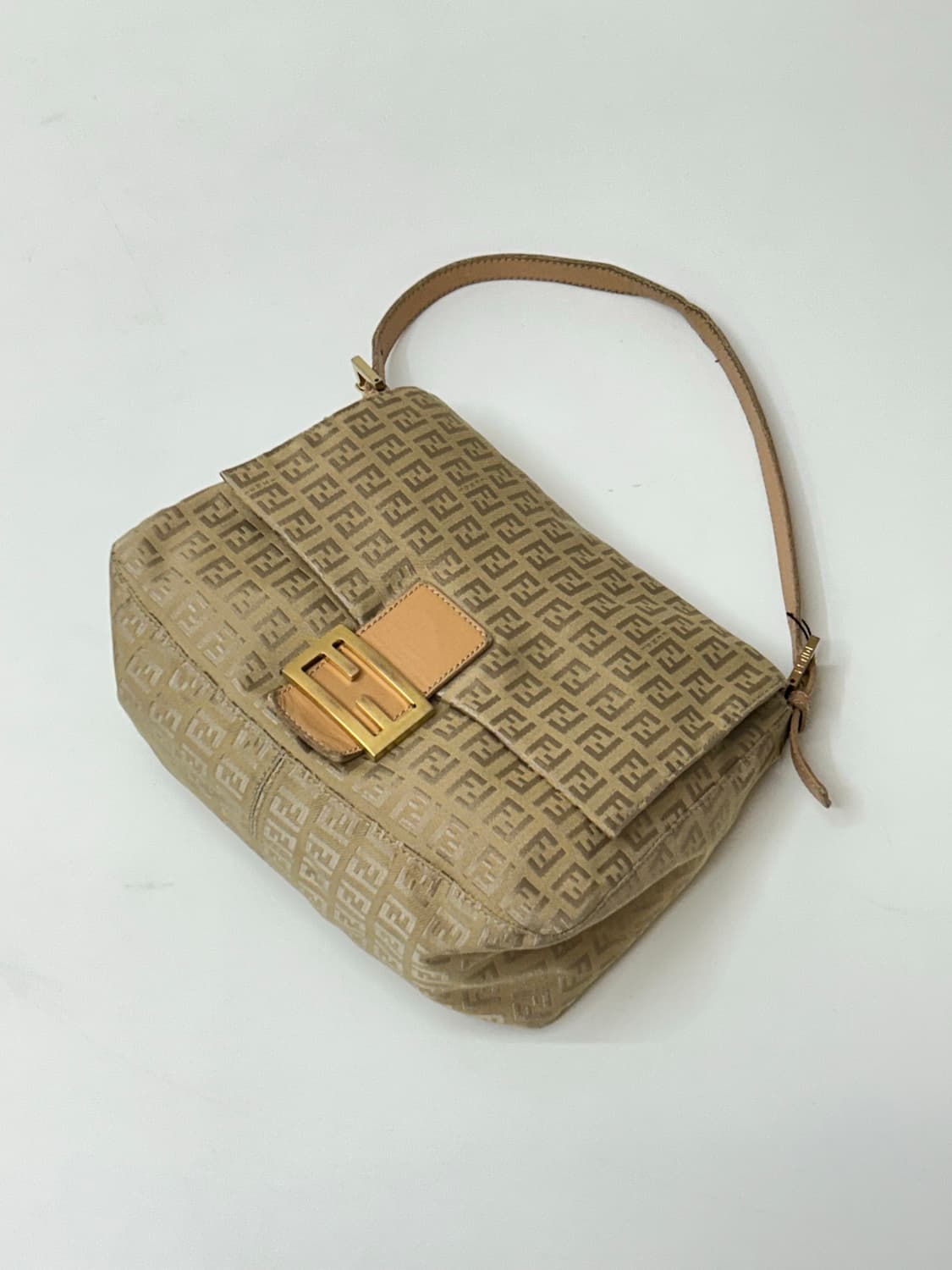 Fendi 펜디 베이지 맘마백 상품이미지1