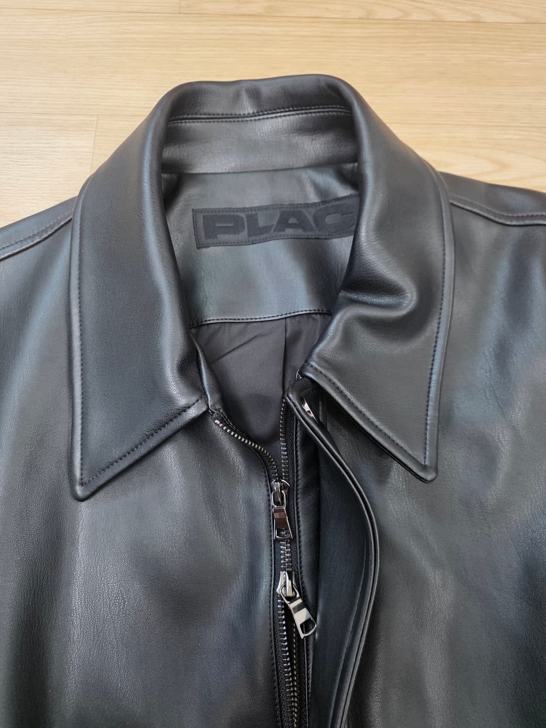 런업 X PLAC 투웨이지퍼 비건 레더 자켓 상품이미지8