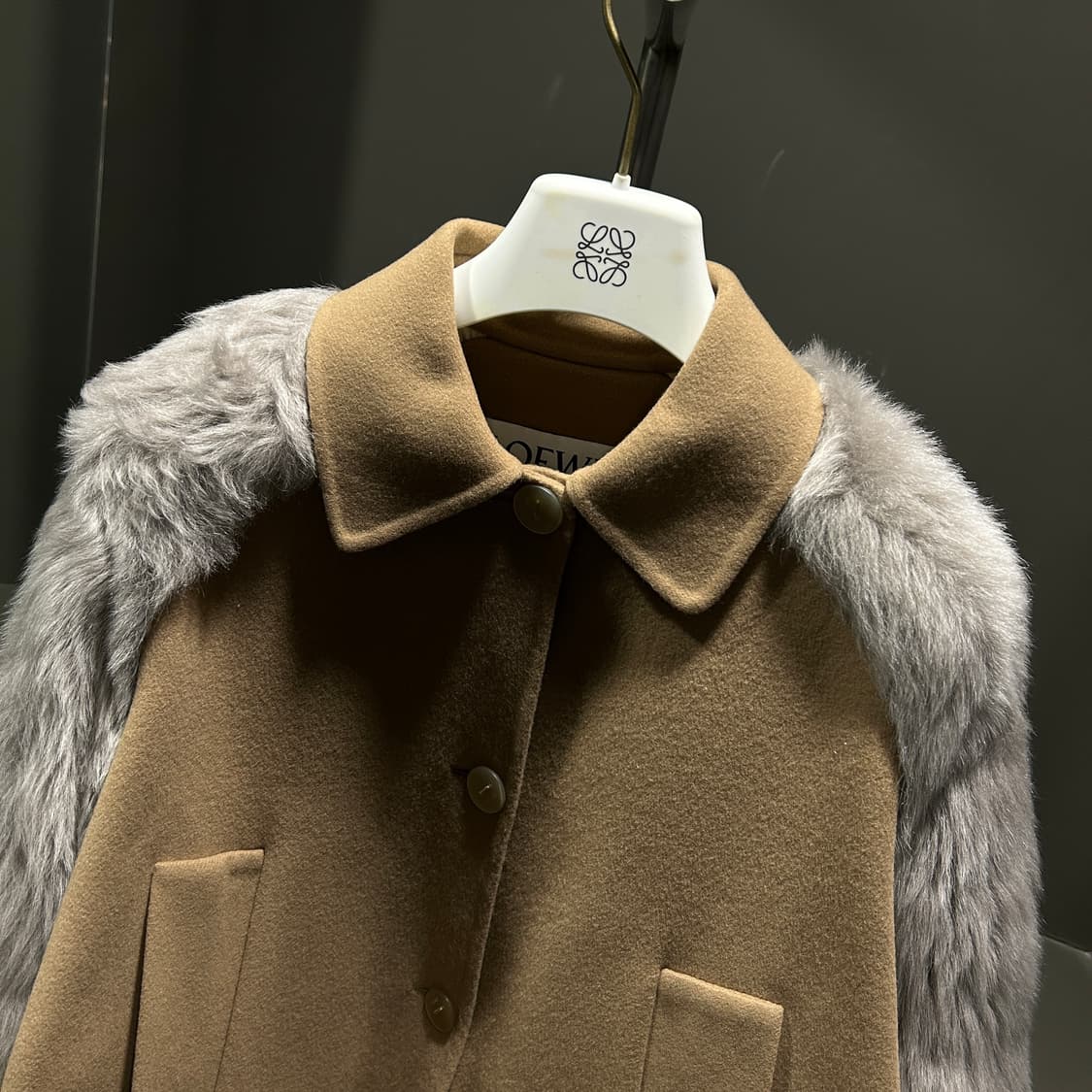 로에베 시어링 퍼 크롭 코트 상품이미지2