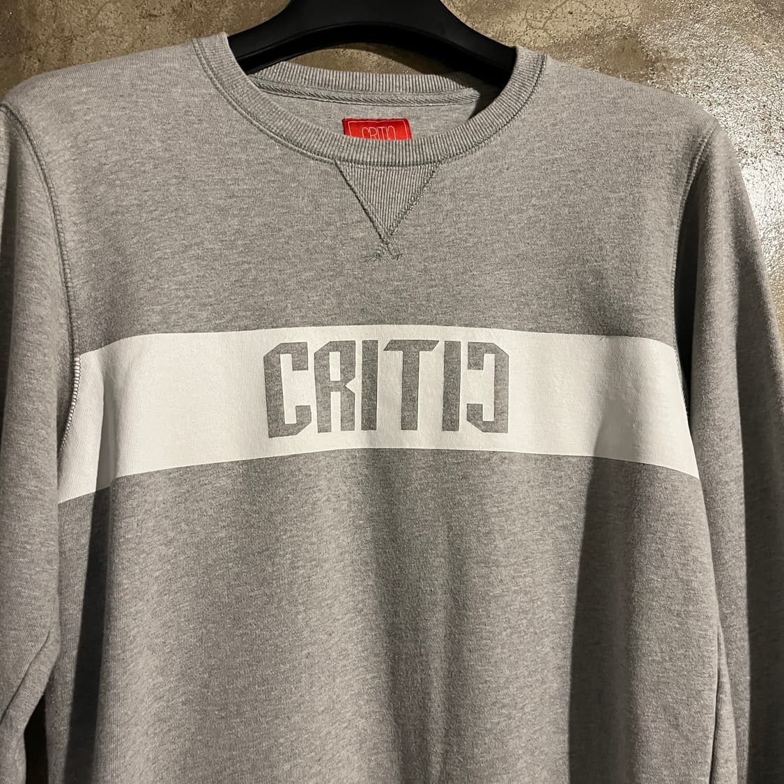 크리틱 맨투맨 상품이미지2