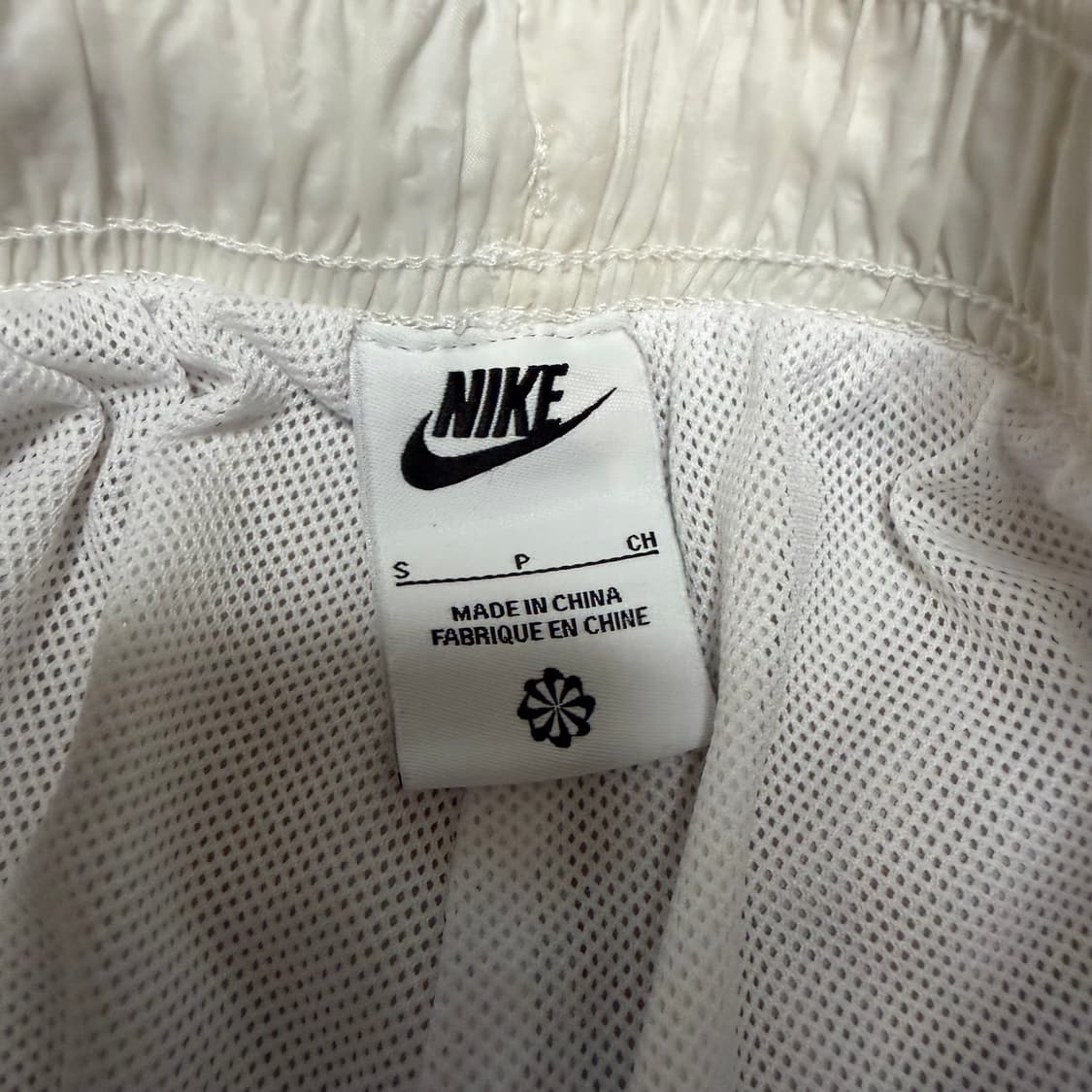 Nike 화이트 솔로 스우시 나일론 조거팬츠 상품이미지2