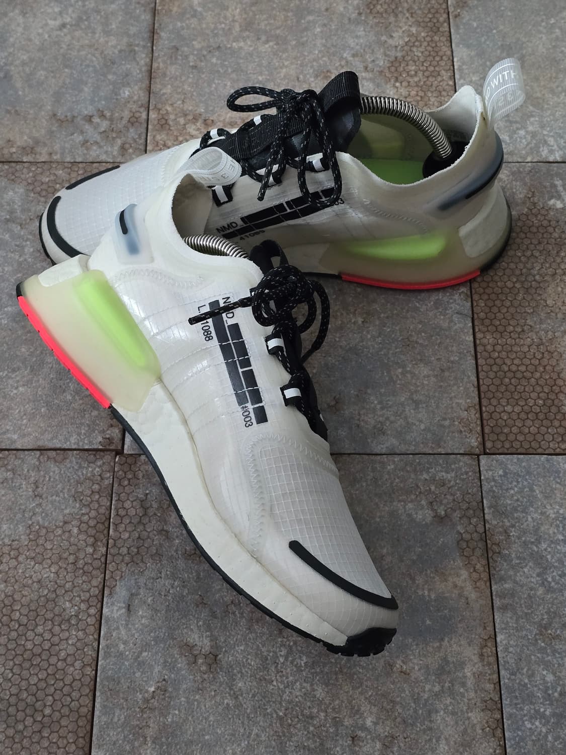 (250)아디다스 nmd v3 크리스탈 화이트 상품이미지4