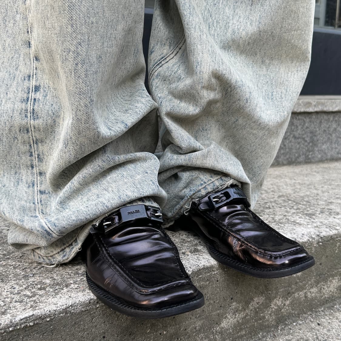 00s 블랙 프라다 스퀘어 토 버쿨 로퍼 상품이미지1