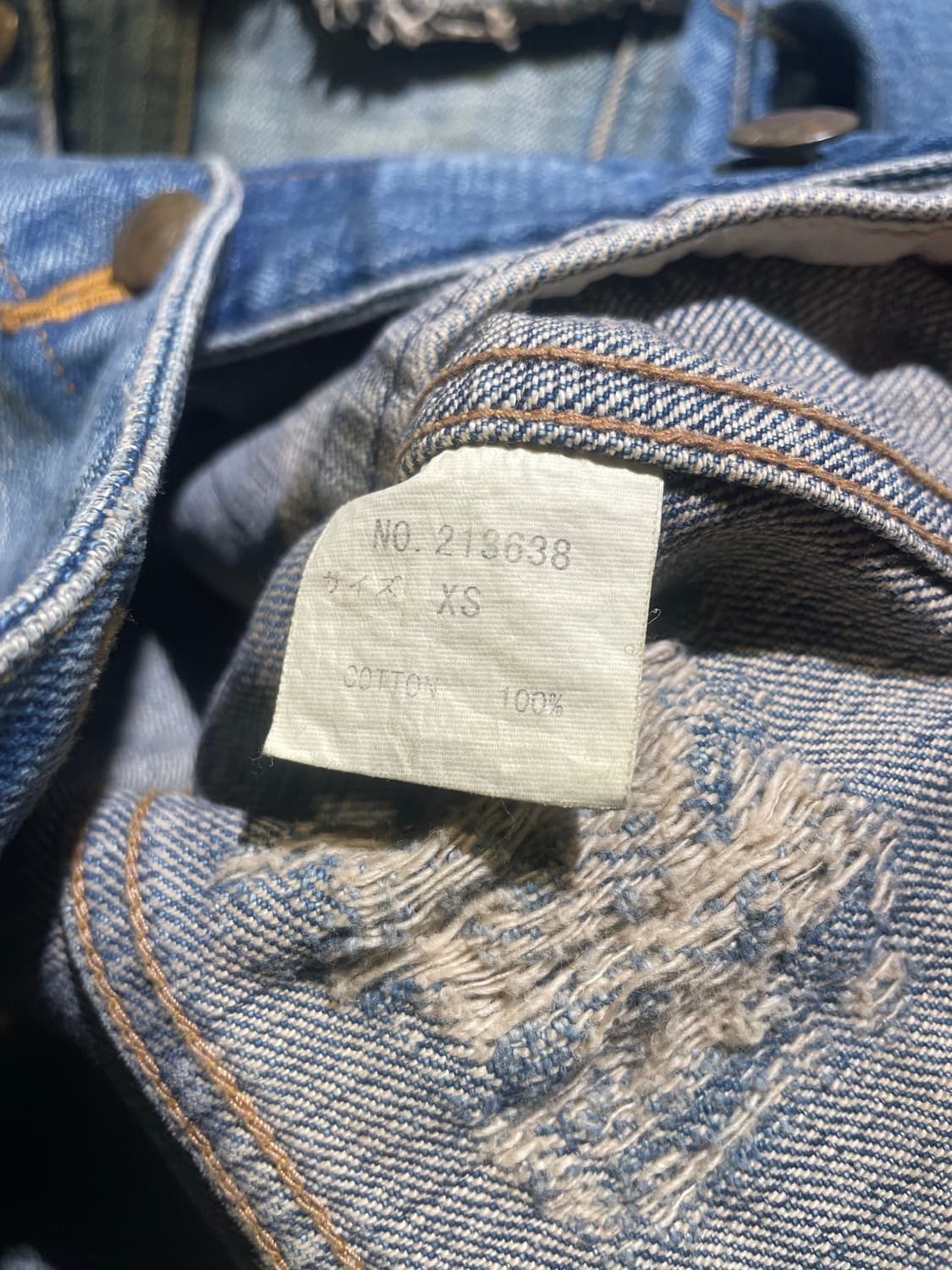 L.G.B MUDWASHED DENIM TRUCKER 상품이미지7