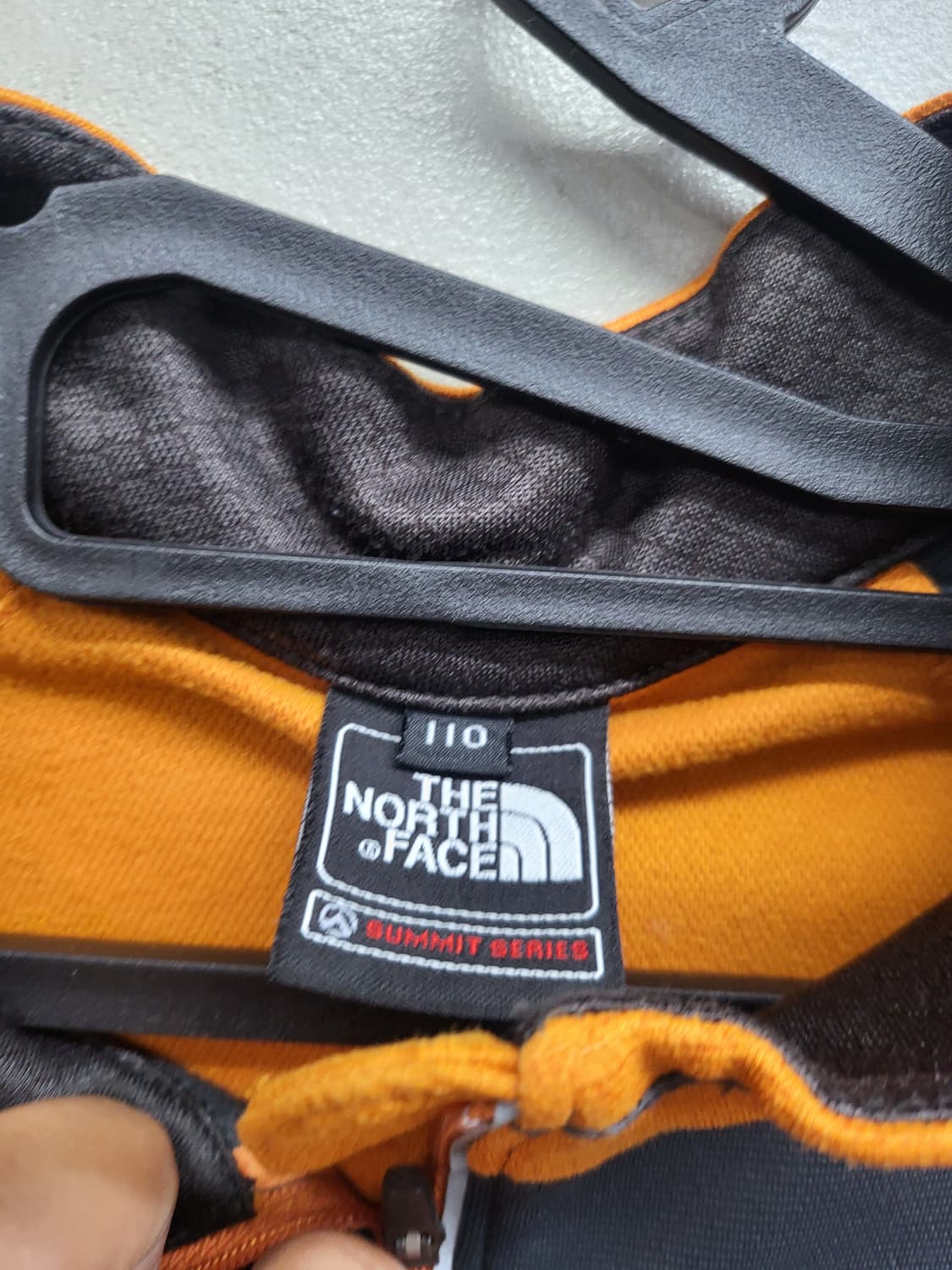 노스페이스 오렌지/블랙 하프집업 긴팔티 110 상품이미지2