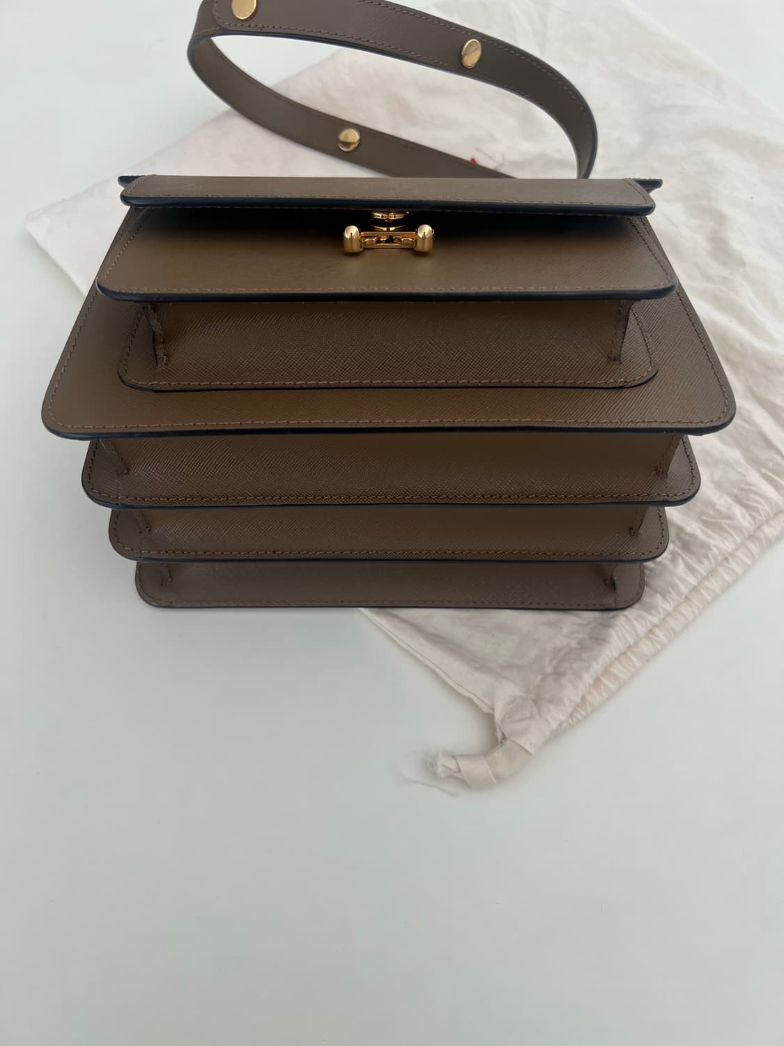 마르니 트렁크 미듐 브라운 상품이미지4