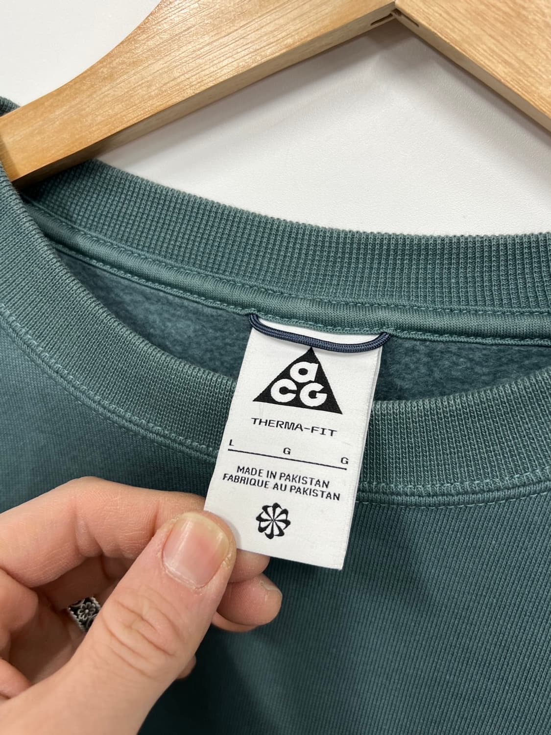 나이키acg 써마핏 플리스 그래픽 기모 맨투맨 상품이미지4